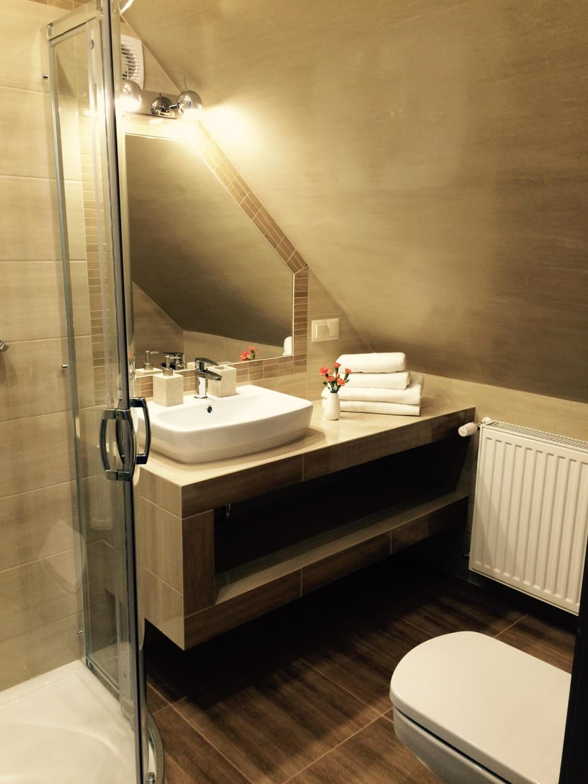 Standard Triple Room with Balcony - Photo 6