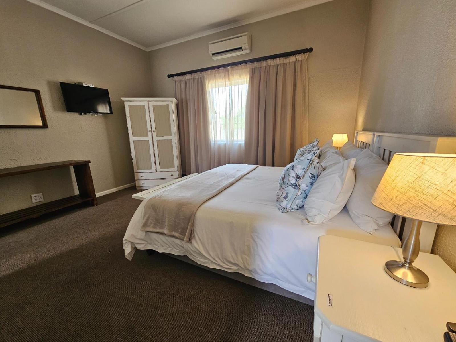 Large Double or Twin Room - Photo 11
