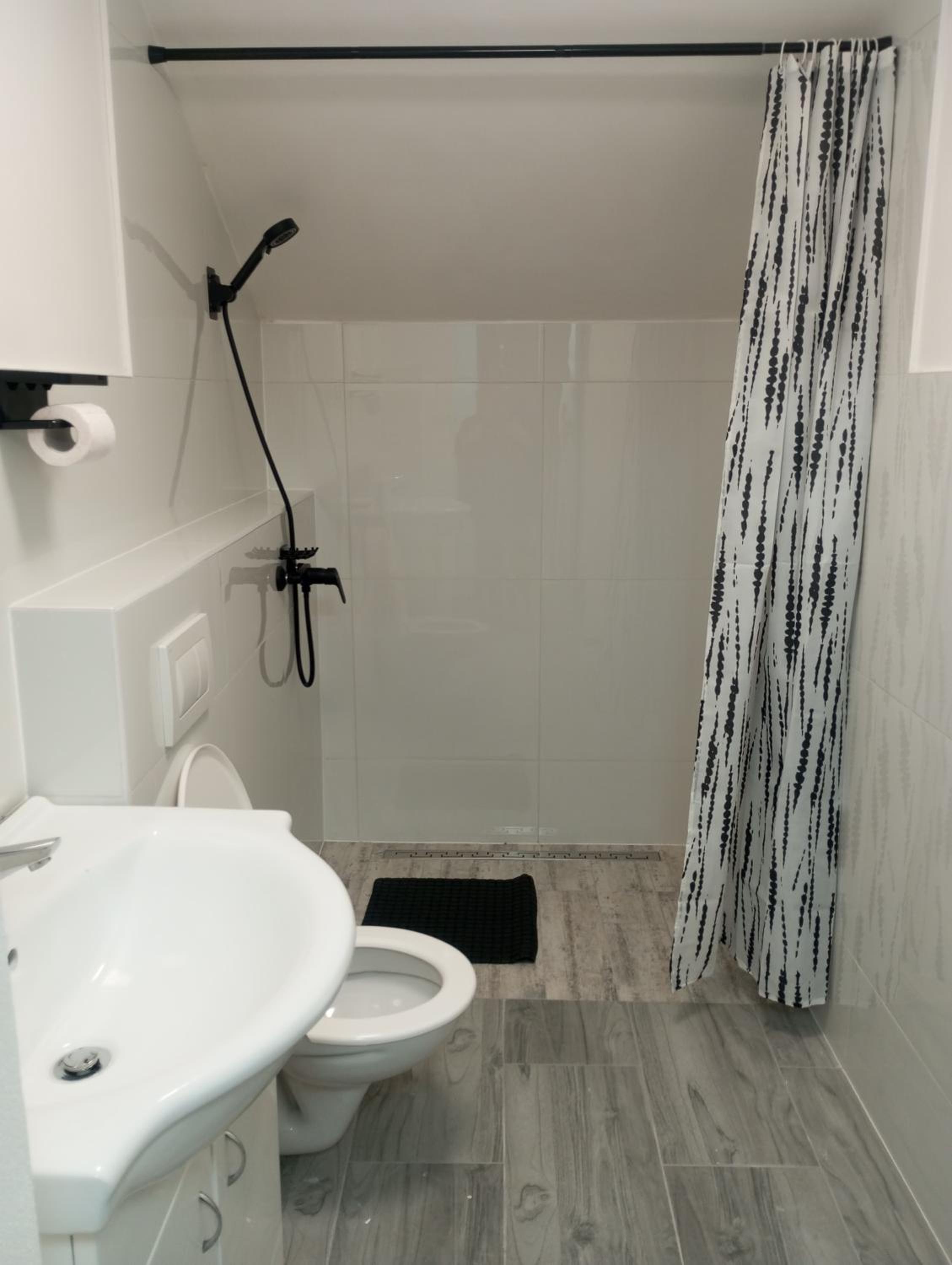 Double Room with Balcony (3 Adults) photo 3