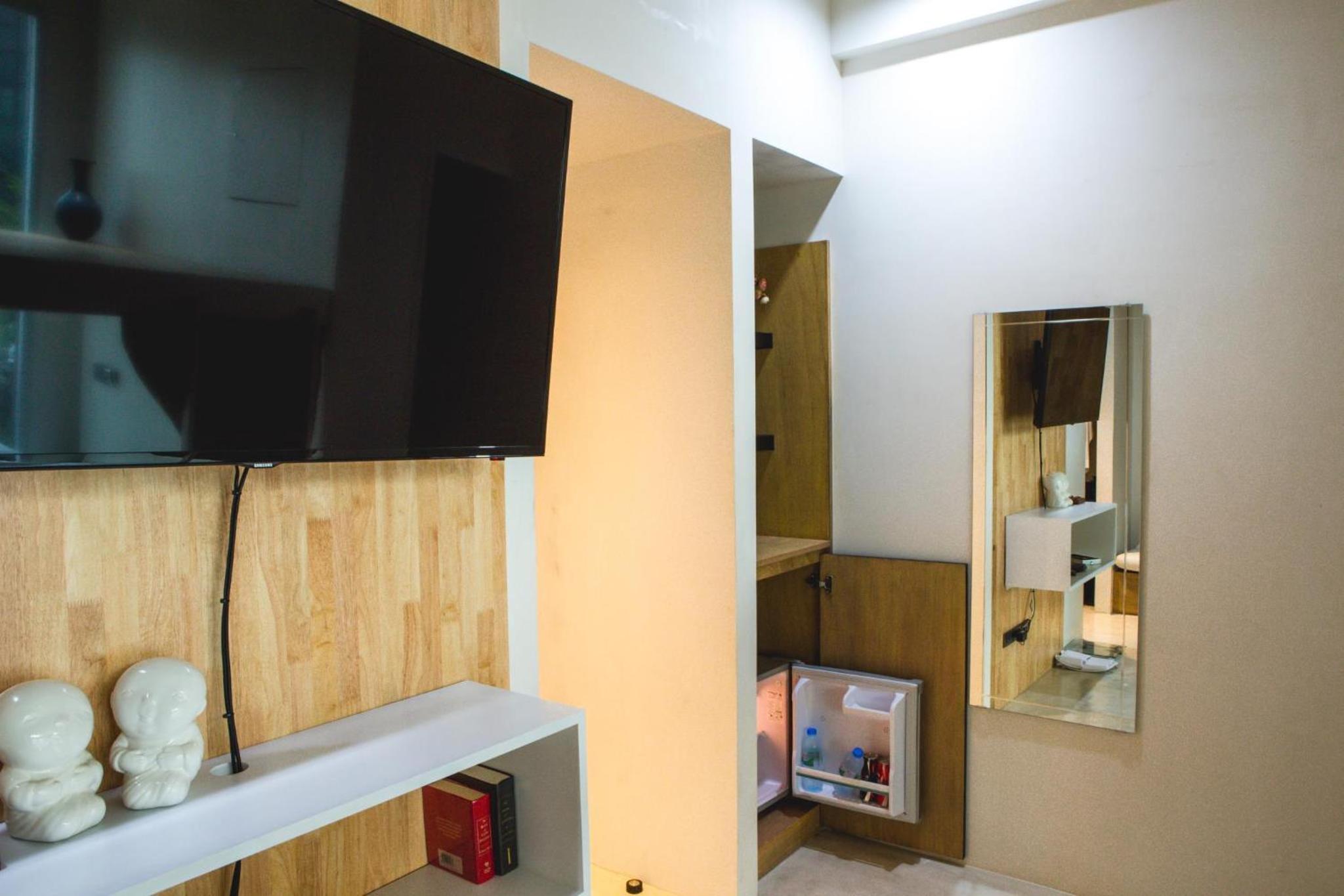 Family Room with Private Bathroom photo 3