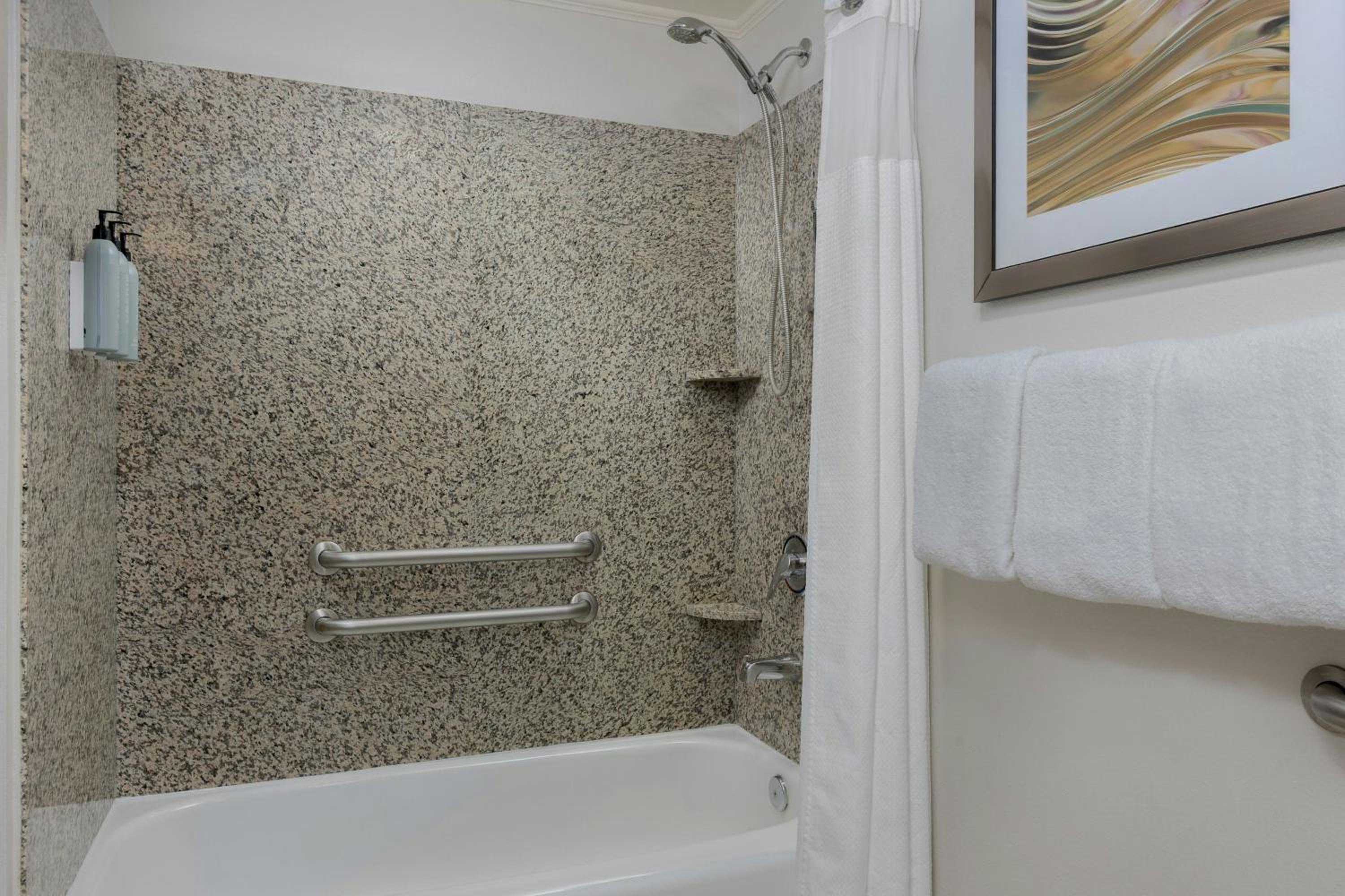 King Room with Sofa Bed and Adapted Tub - Mobility and Hearing Accessible - Photo 3
