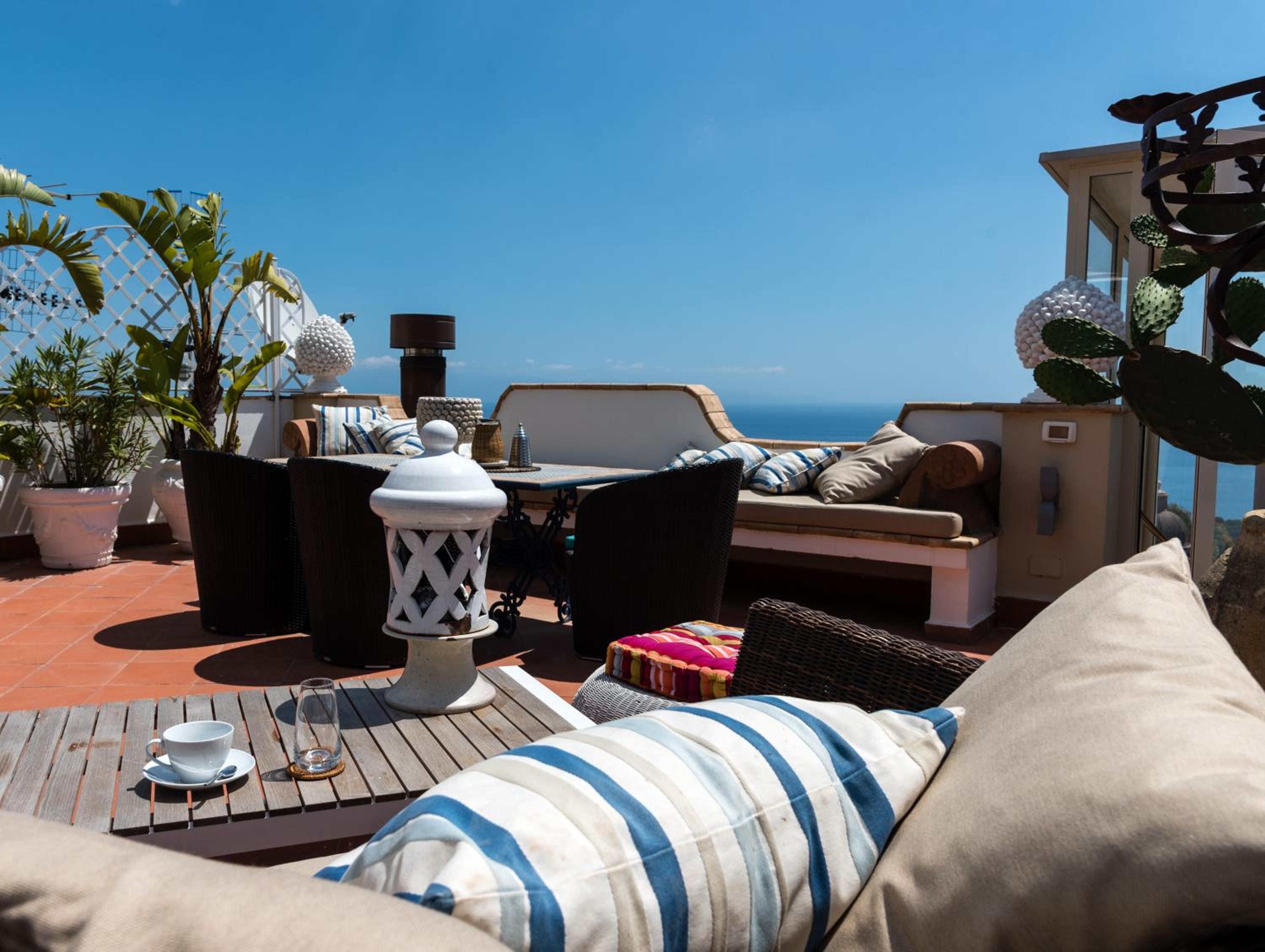 Superior Suite with Sea View photo 3