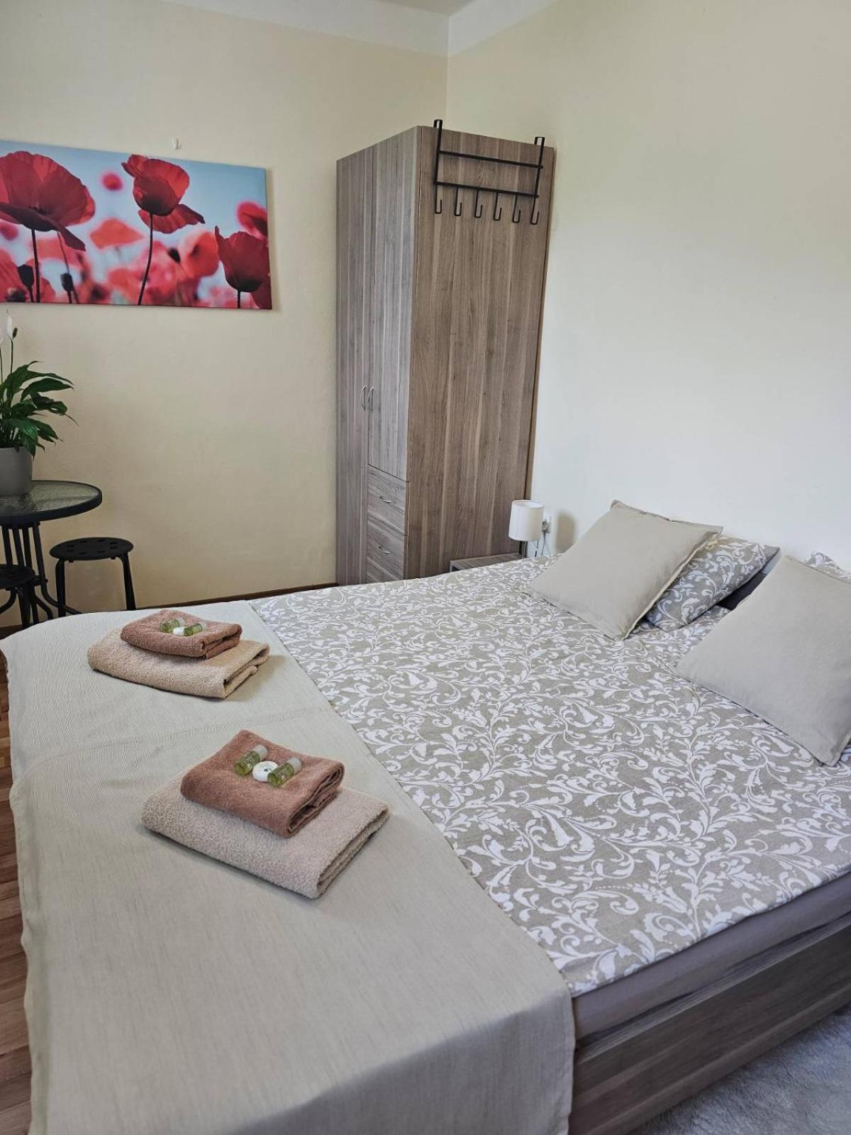 Standard Double Room - Photo 3