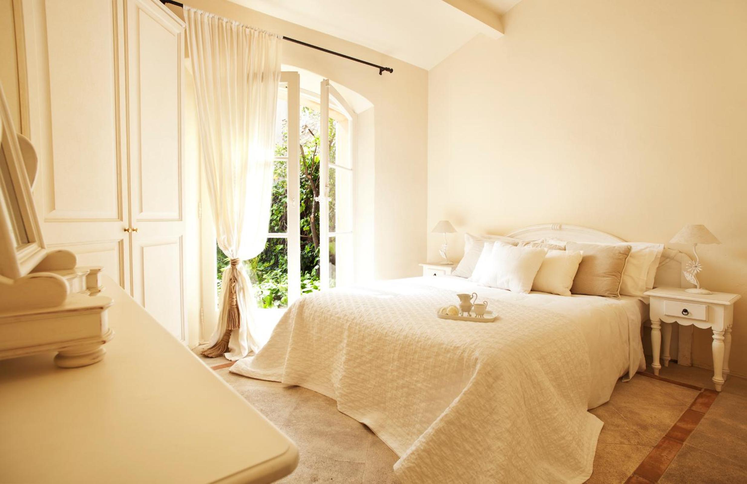 Six-Bedroom Villa  photo 2