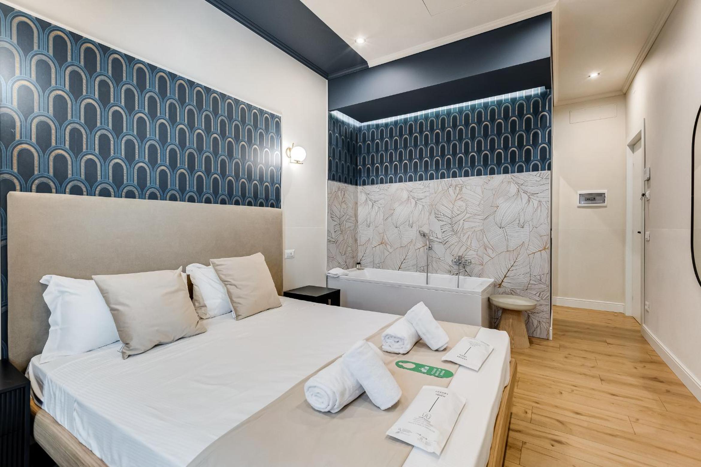 Queen Room with Spa Bath photo 1