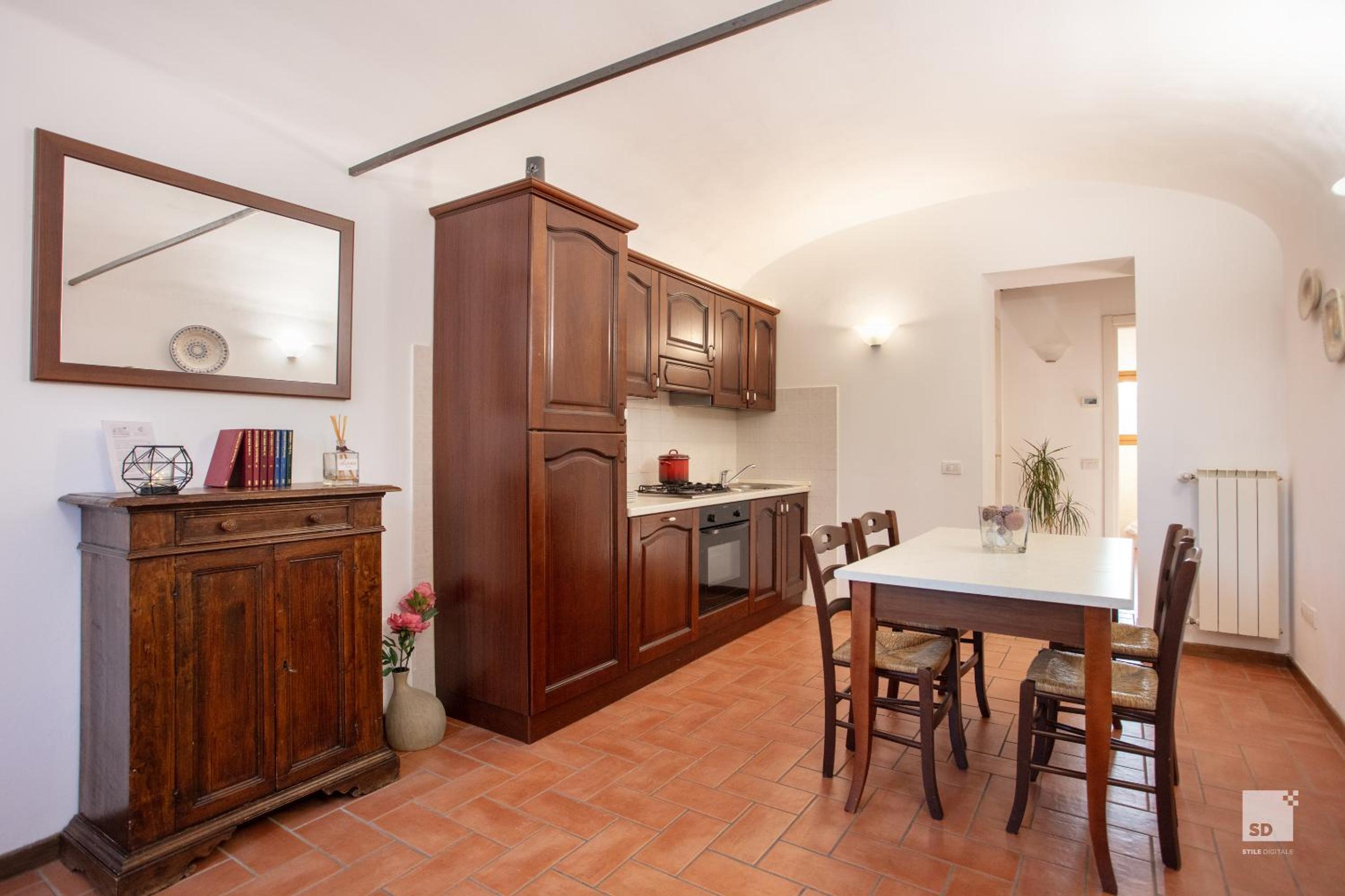 Classic One-Bedroom Apartment with King Bed photo 3