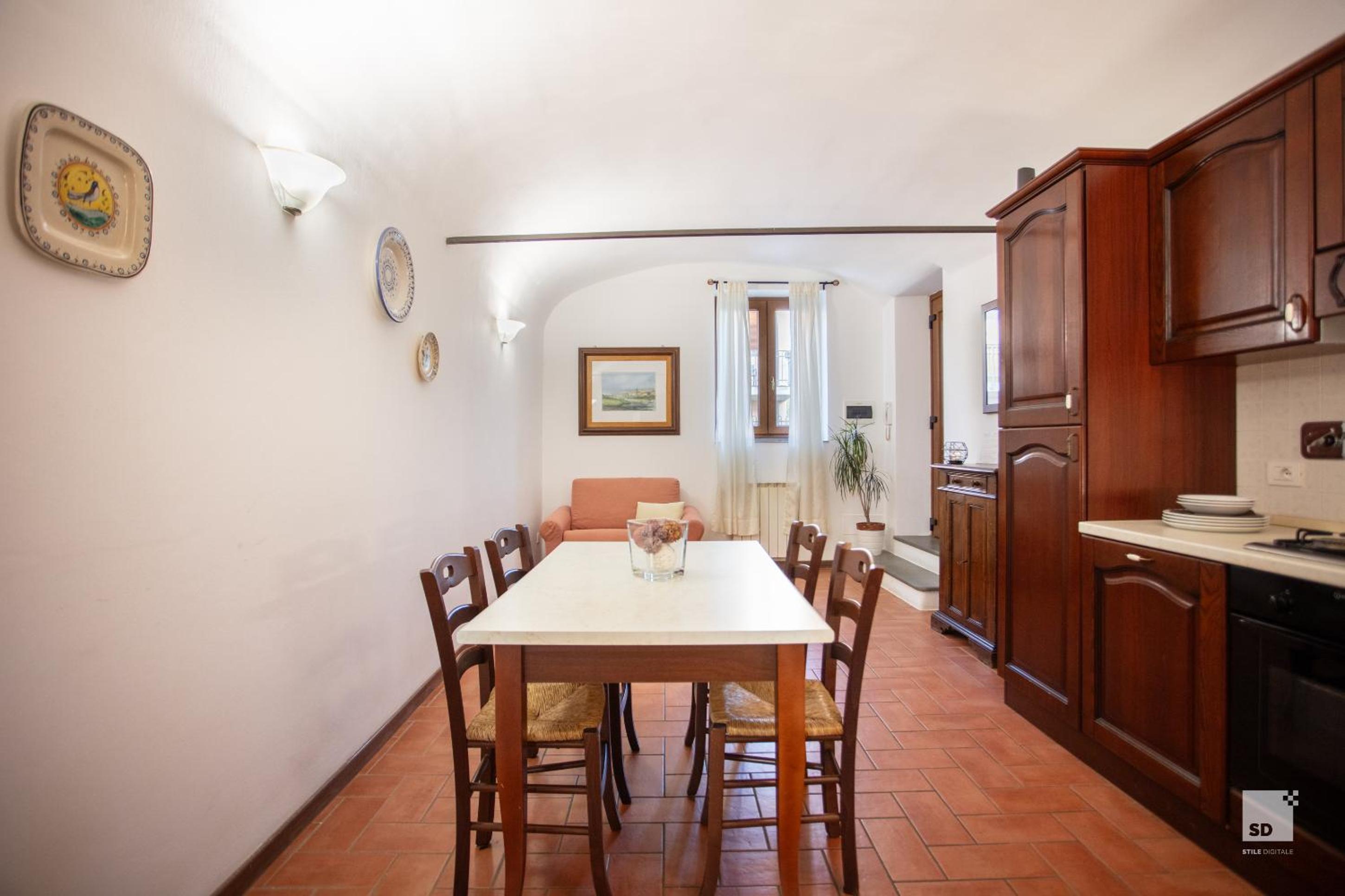 Classic One-Bedroom Apartment with King Bed
