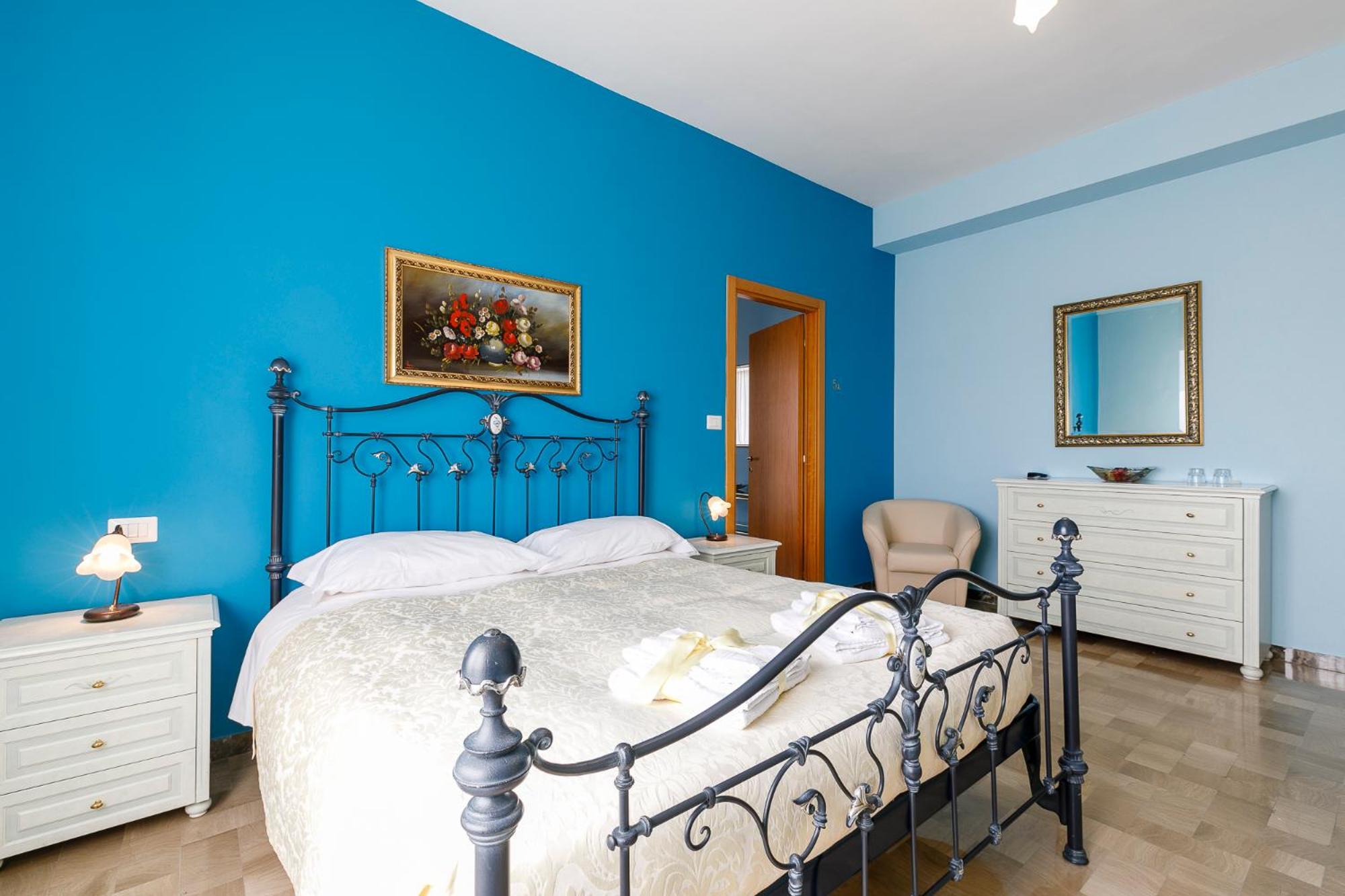Triple Room with Private Bathroom - Photo 1