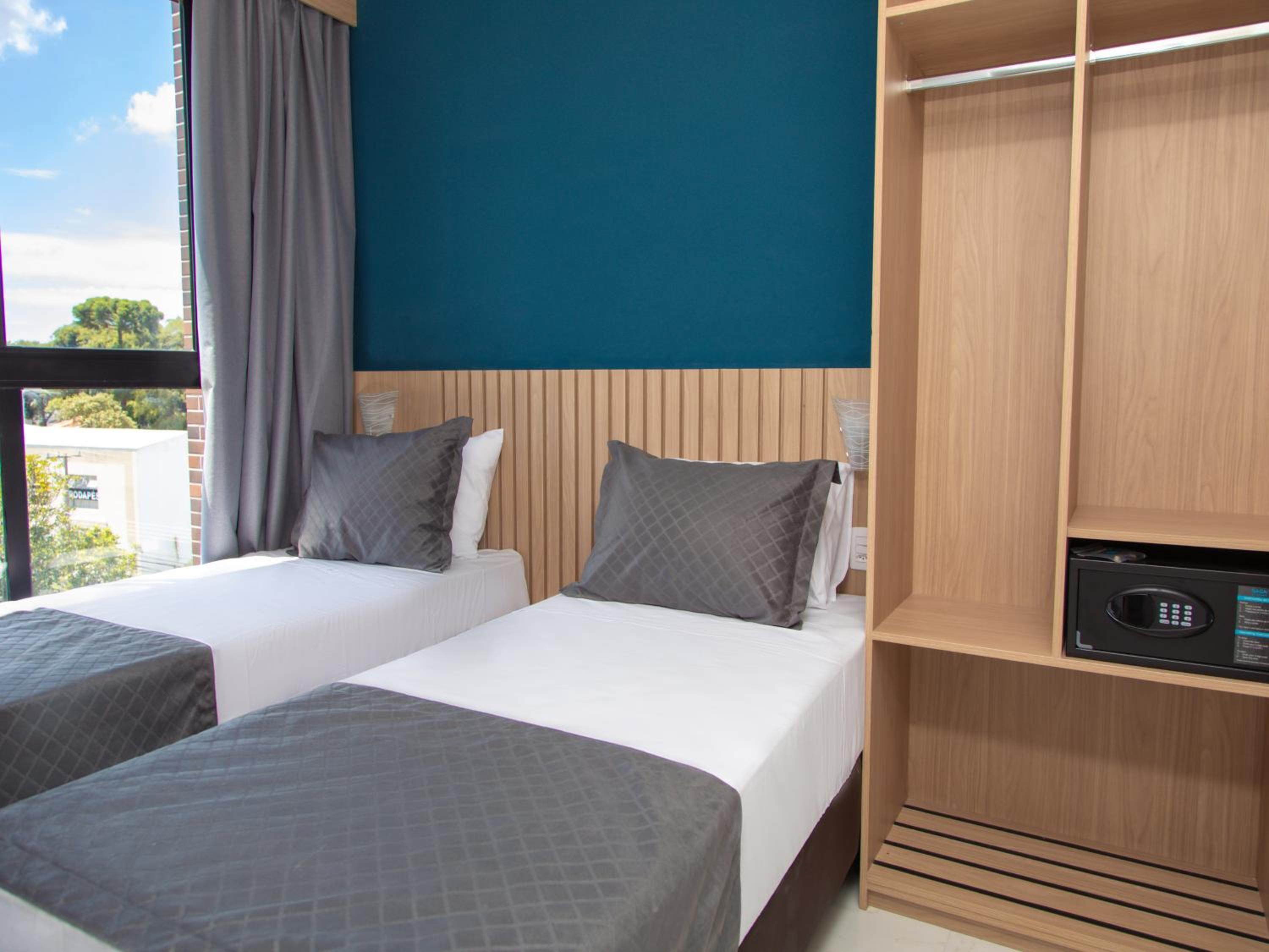 Suite - Photo 12
