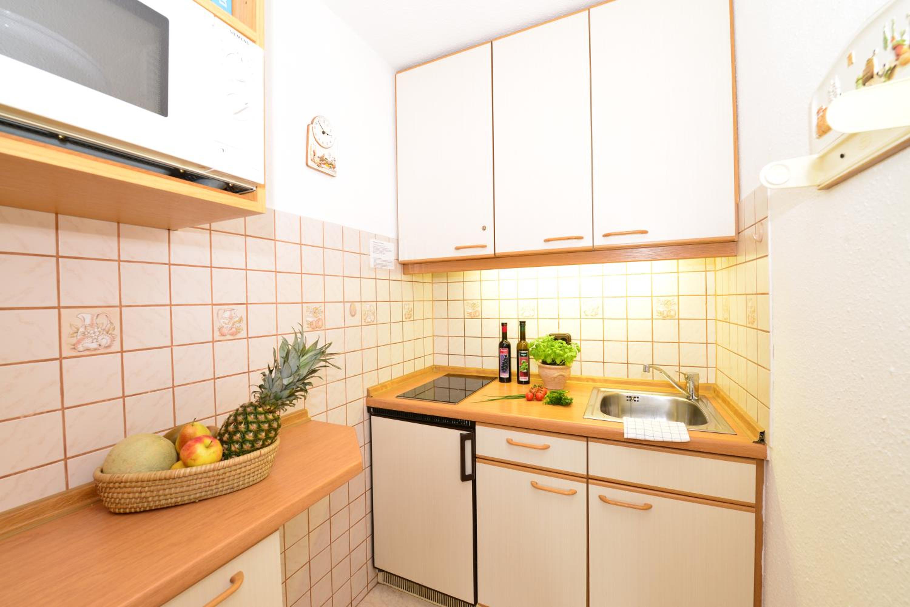 Economy Apartment with queensize bed max 2 adults