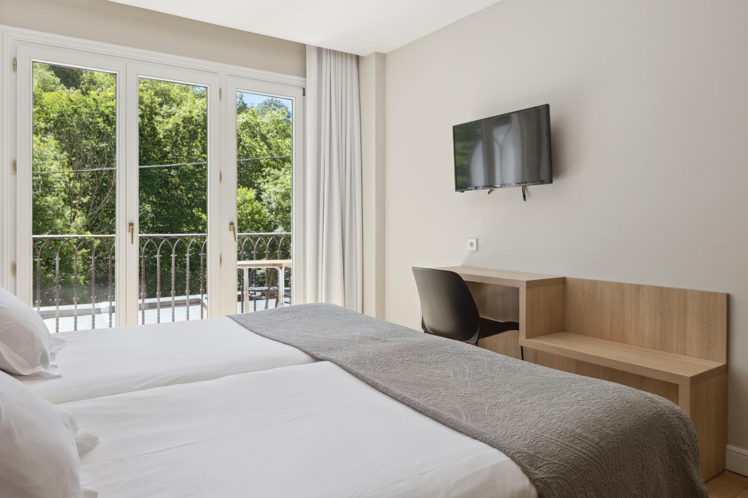 Twin Room with Terrace - Photo 4