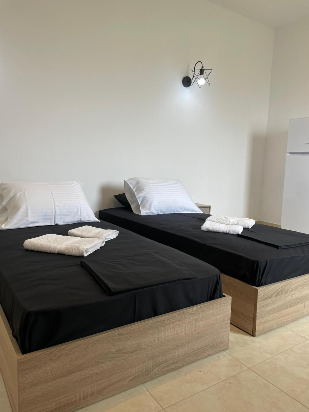 One-Bedroom House photo 1