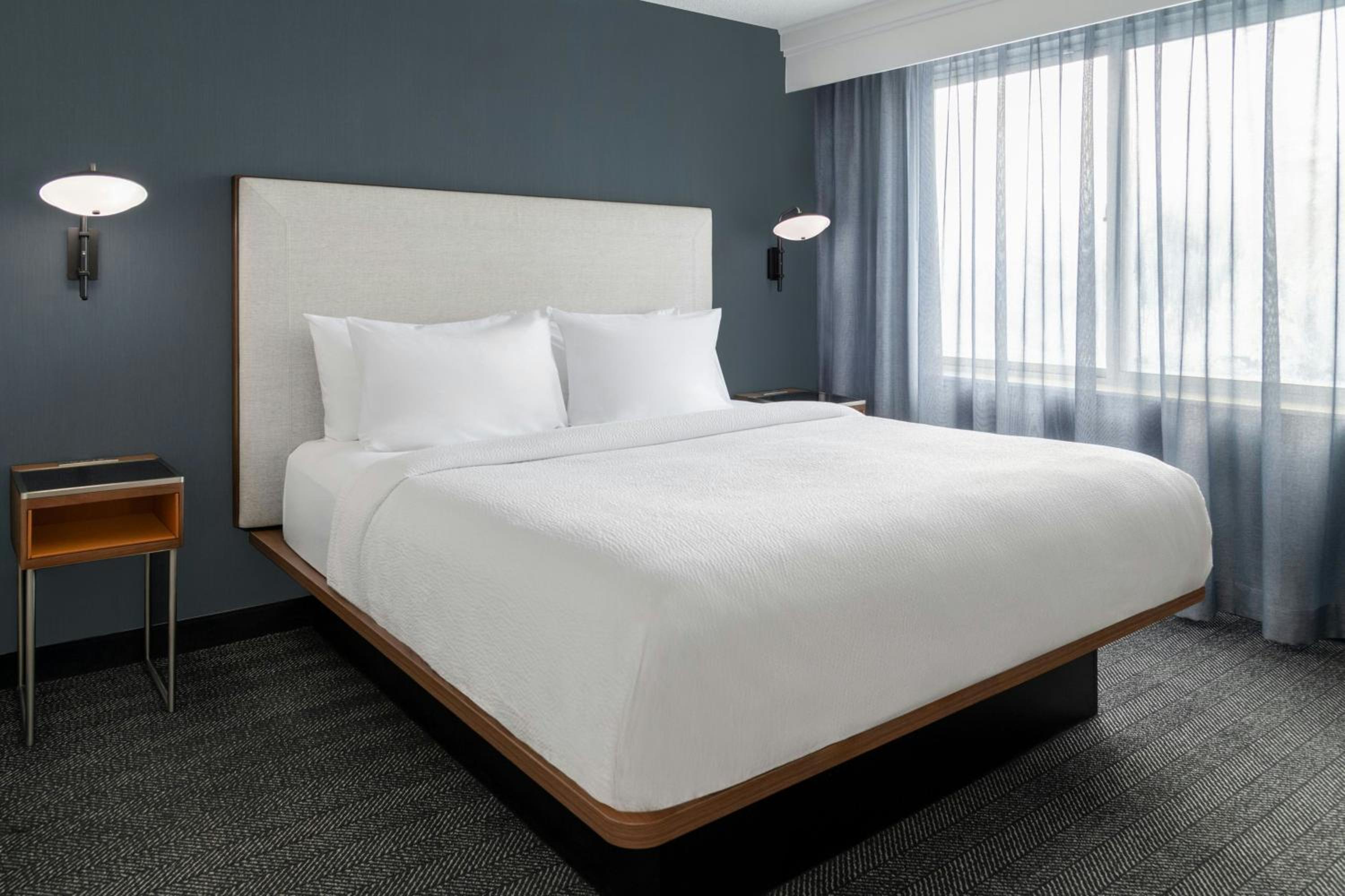 King Suite with Sofa Bed - Photo 4