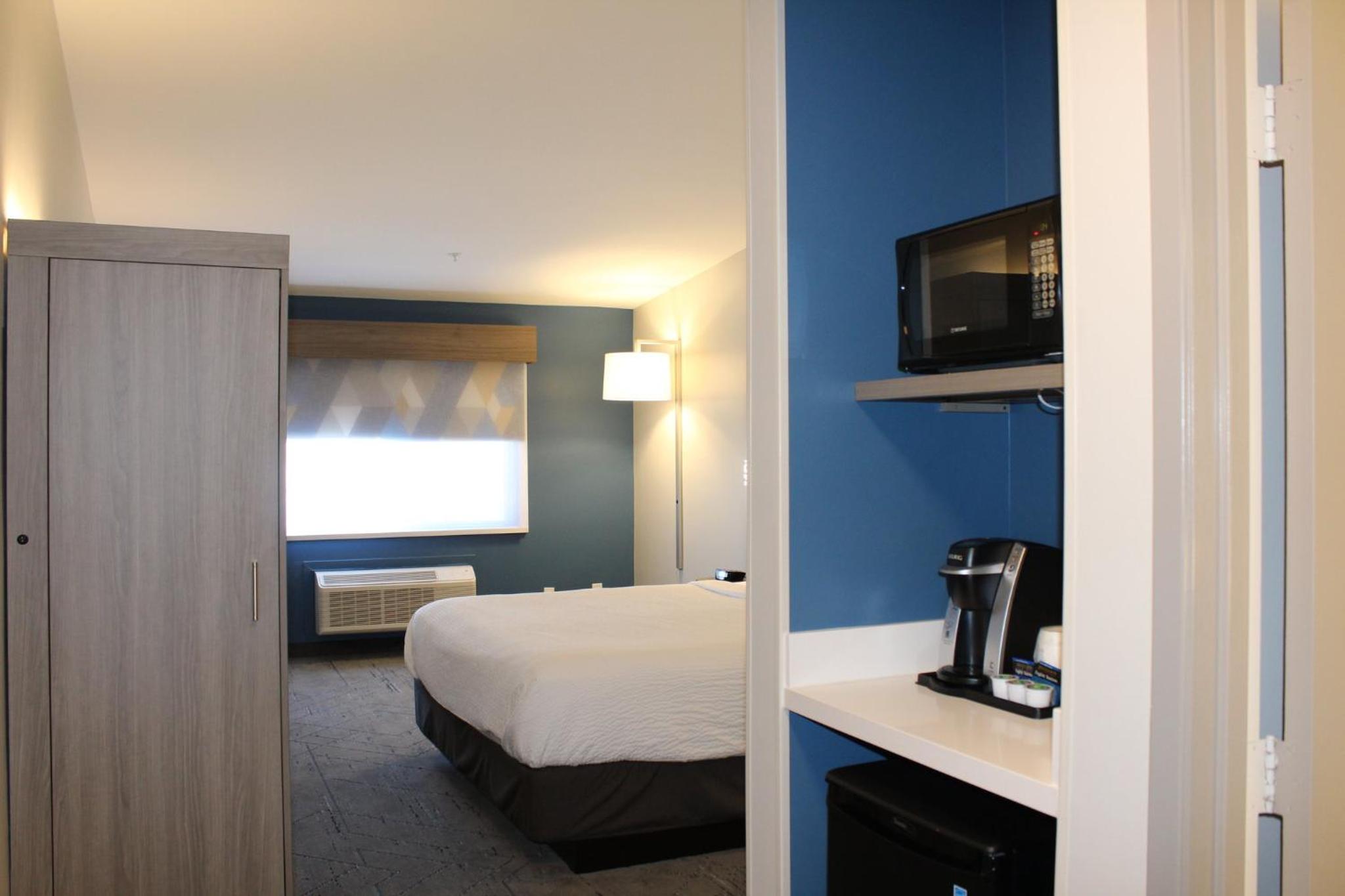 Standard King Room - Photo 1