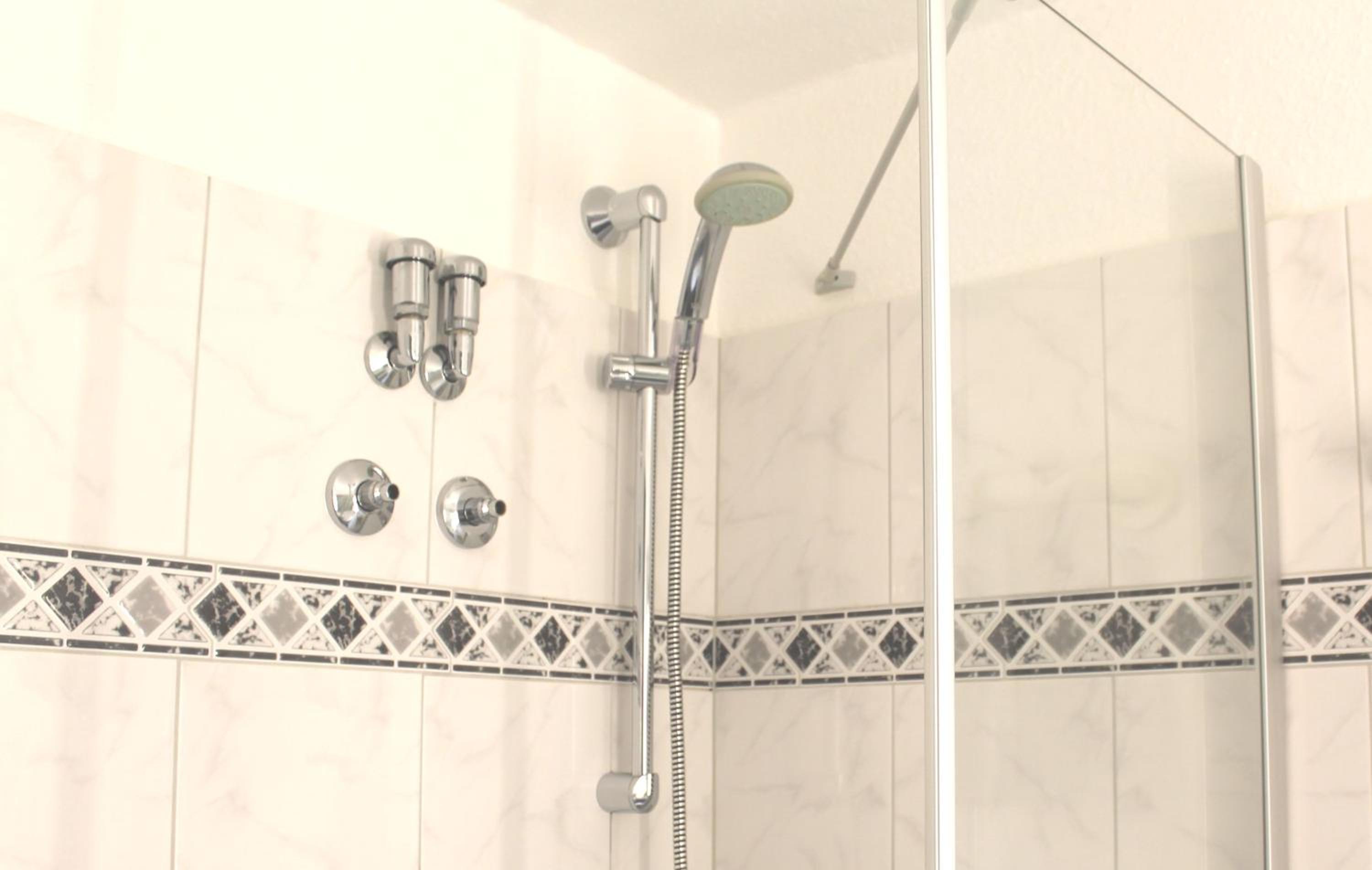 Double Room - Photo 7