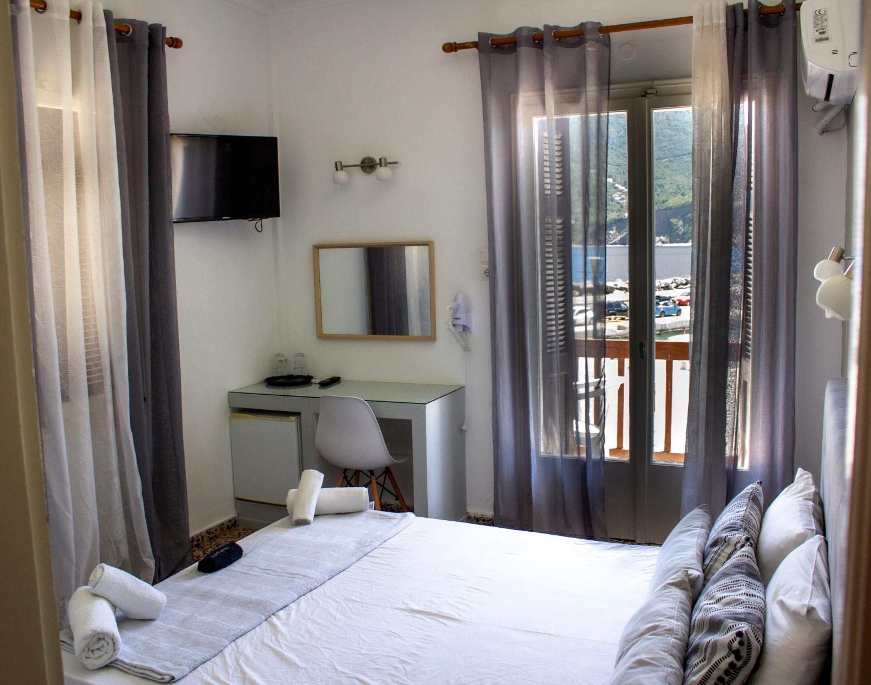 Deluxe Double Room photo 2