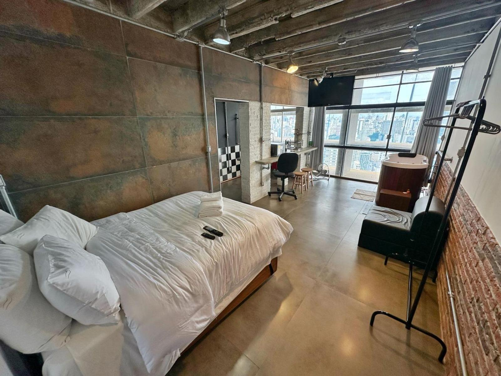 Deluxe Suite with Spa Bath