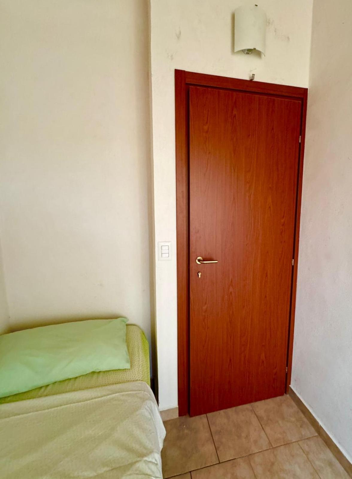 Three-Bedroom Apartment with Mountain View photo 1