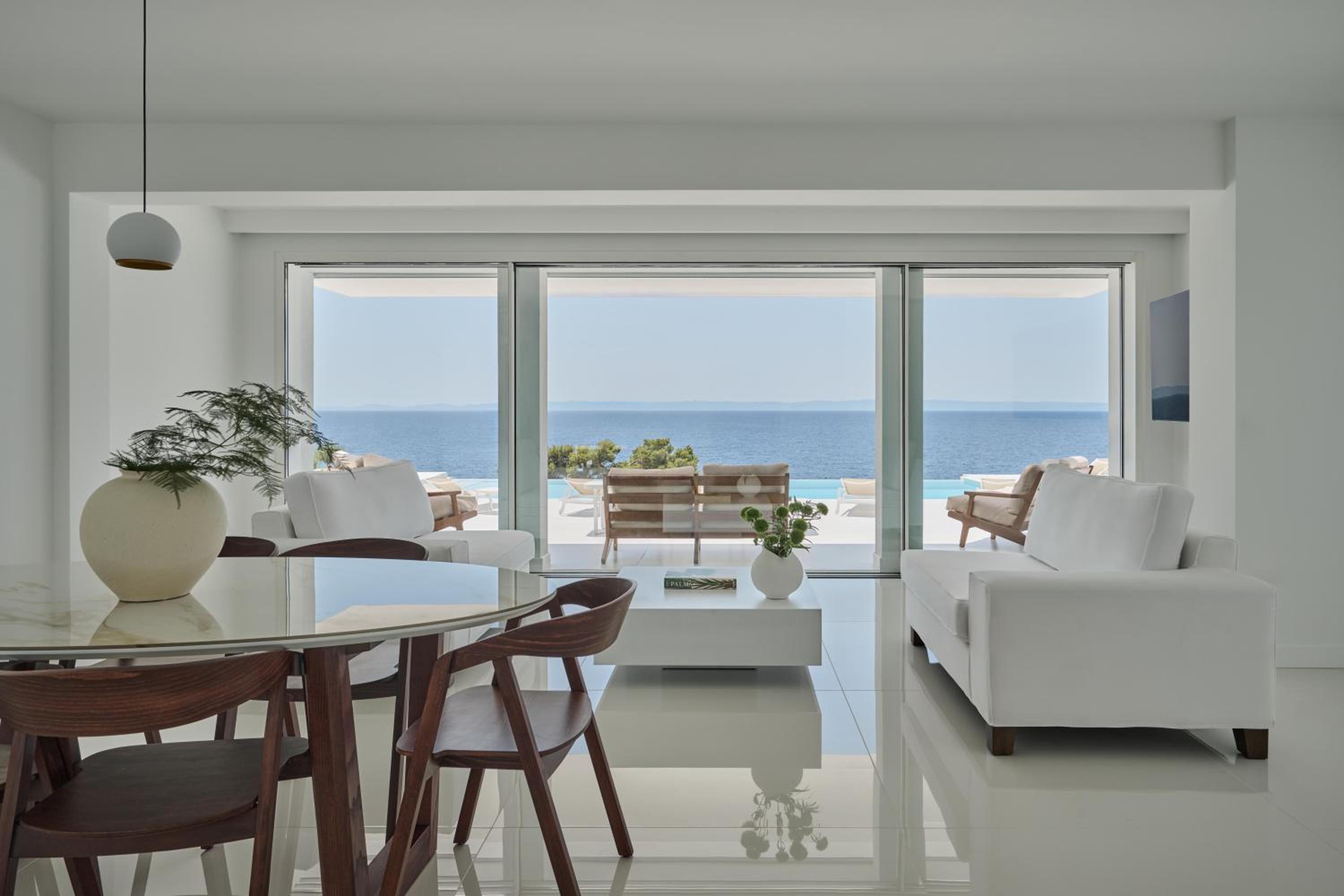 Three-Bedroom Villa photo 1