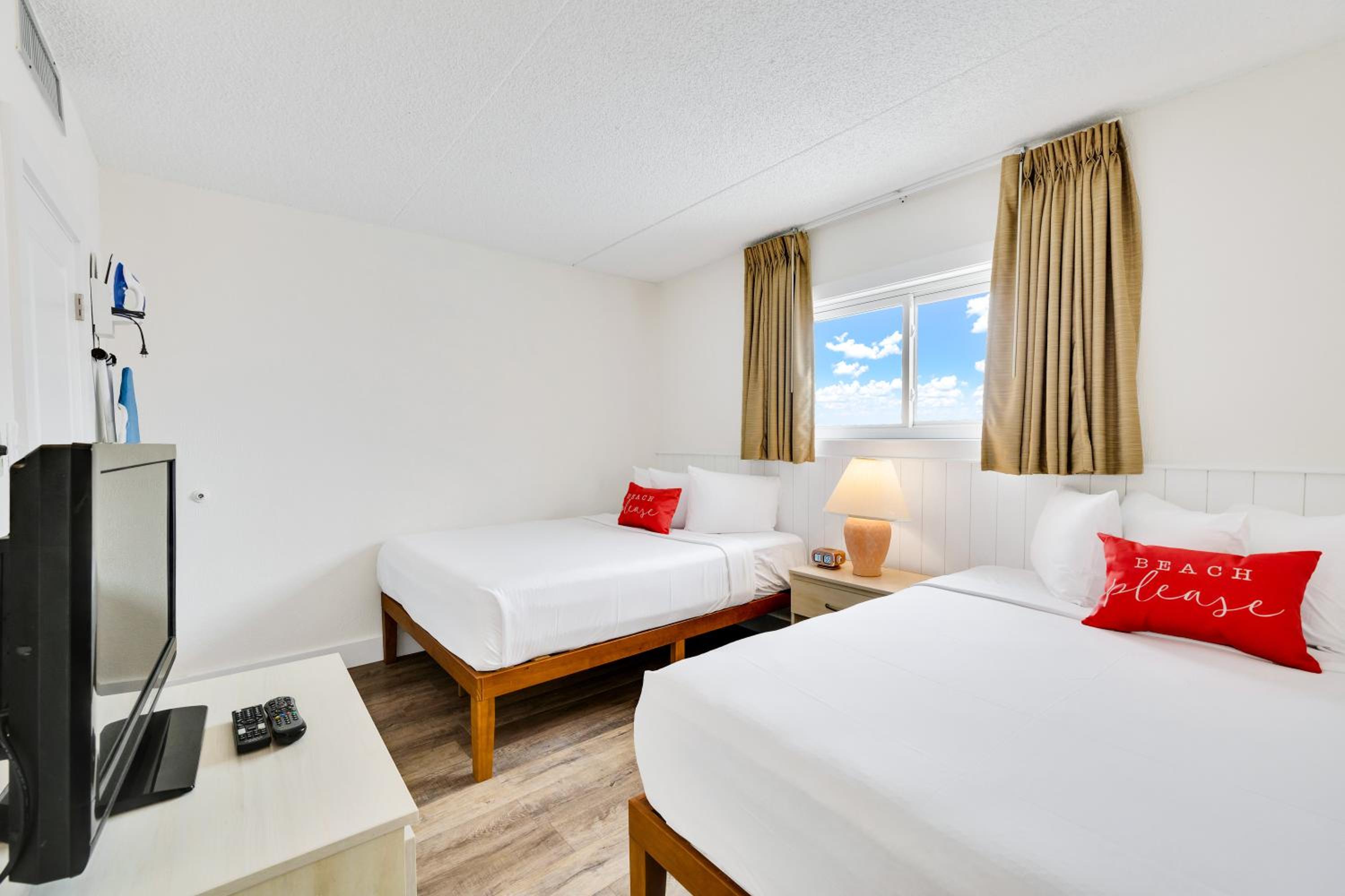 Deluxe Queen Suite