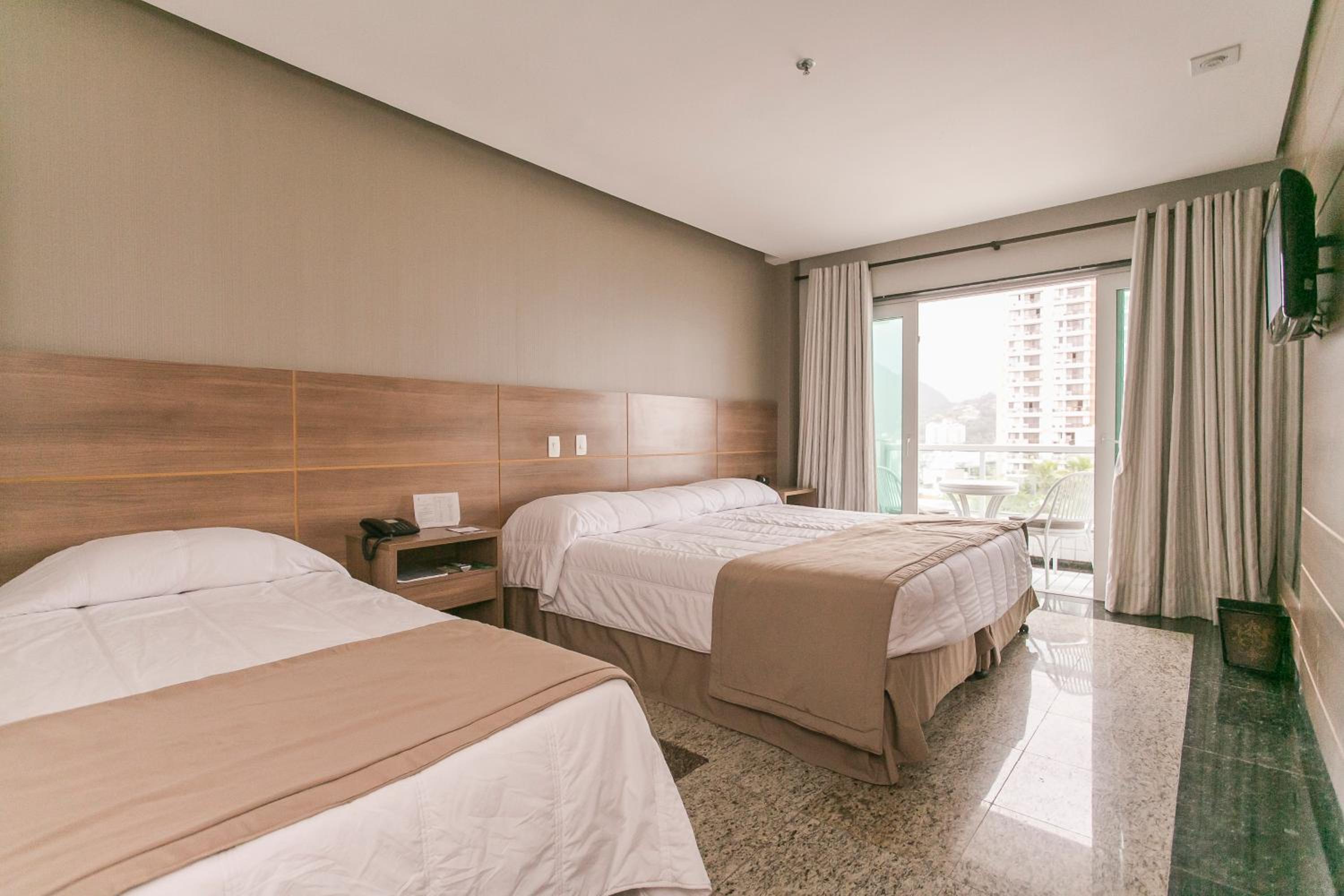 Deluxe Room - Photo 5