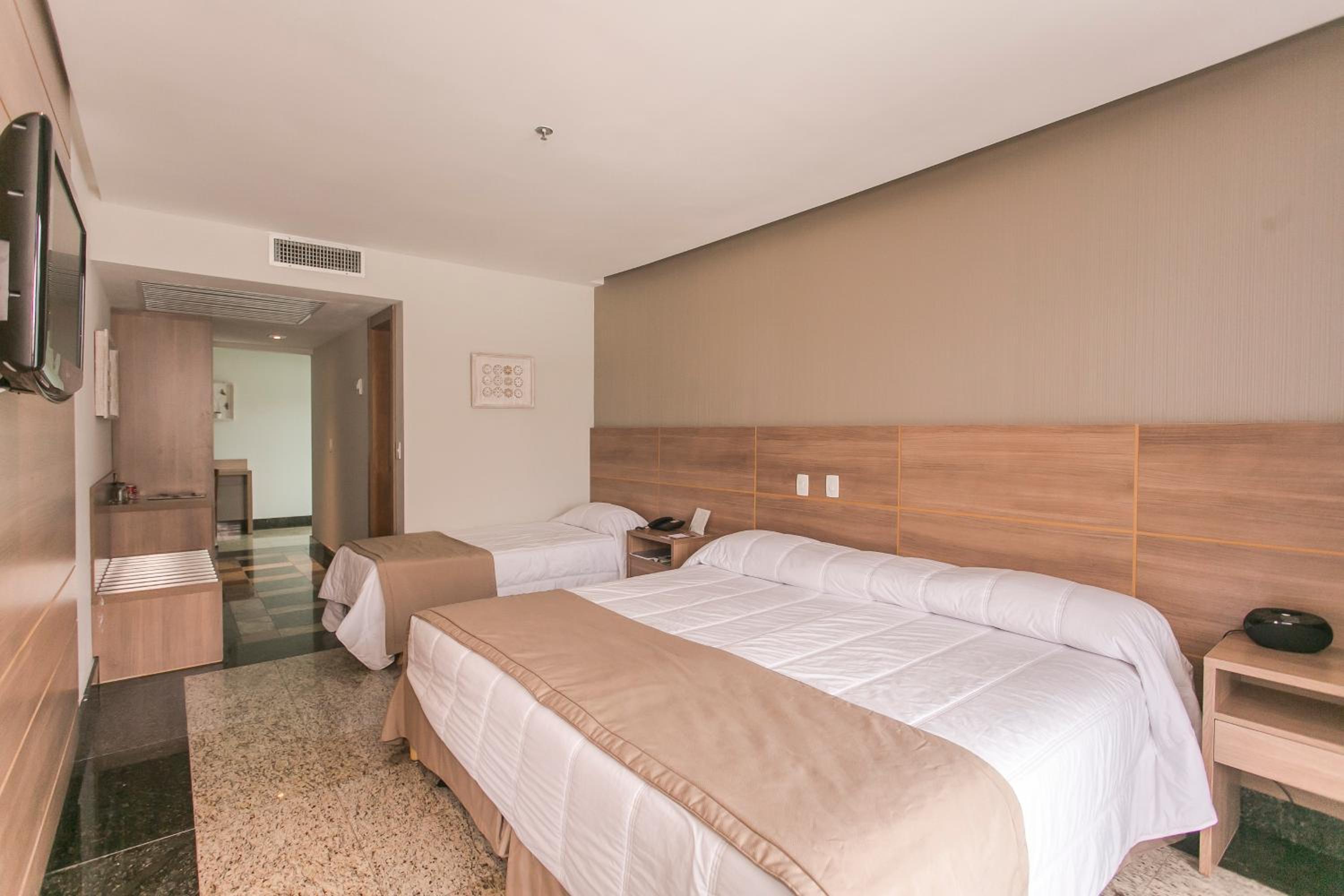 Deluxe Room - Photo 4