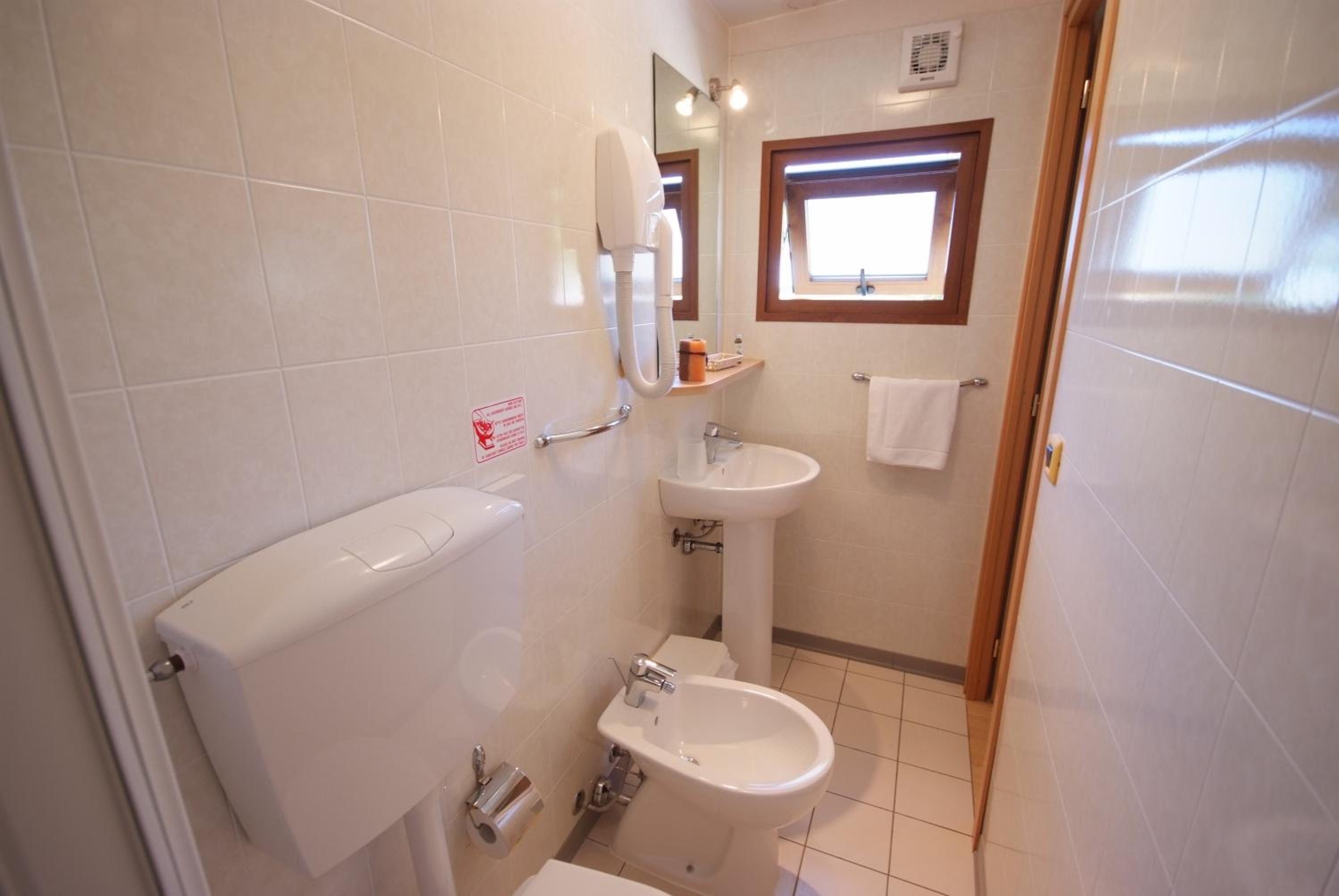 Two-Bedroom Cottage photo 2