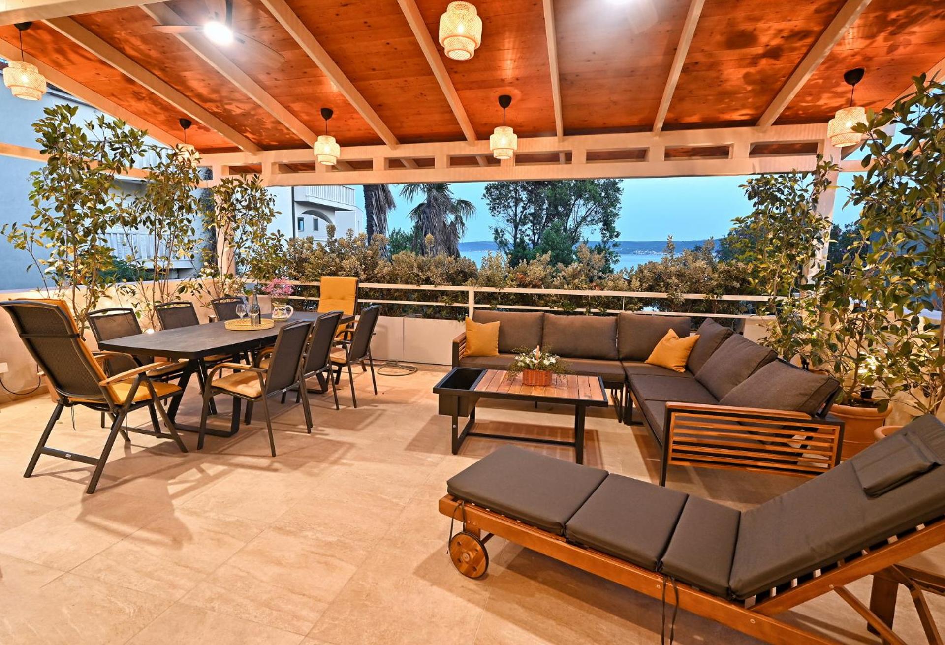 Three-Bedroom Apartment - Oceanfront photo 2