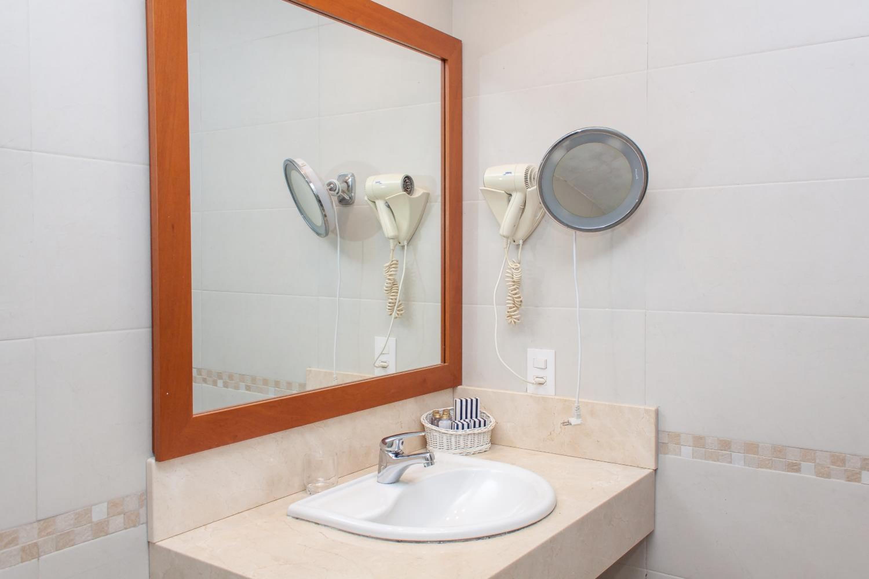Junior Suite (2 Adults) - Photo 3