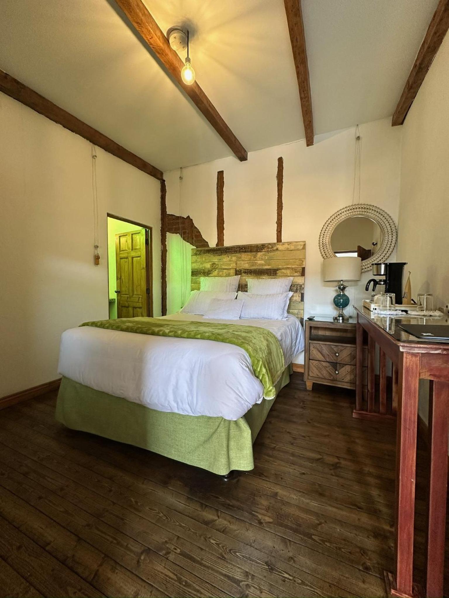 Standard Queen Room photo 1