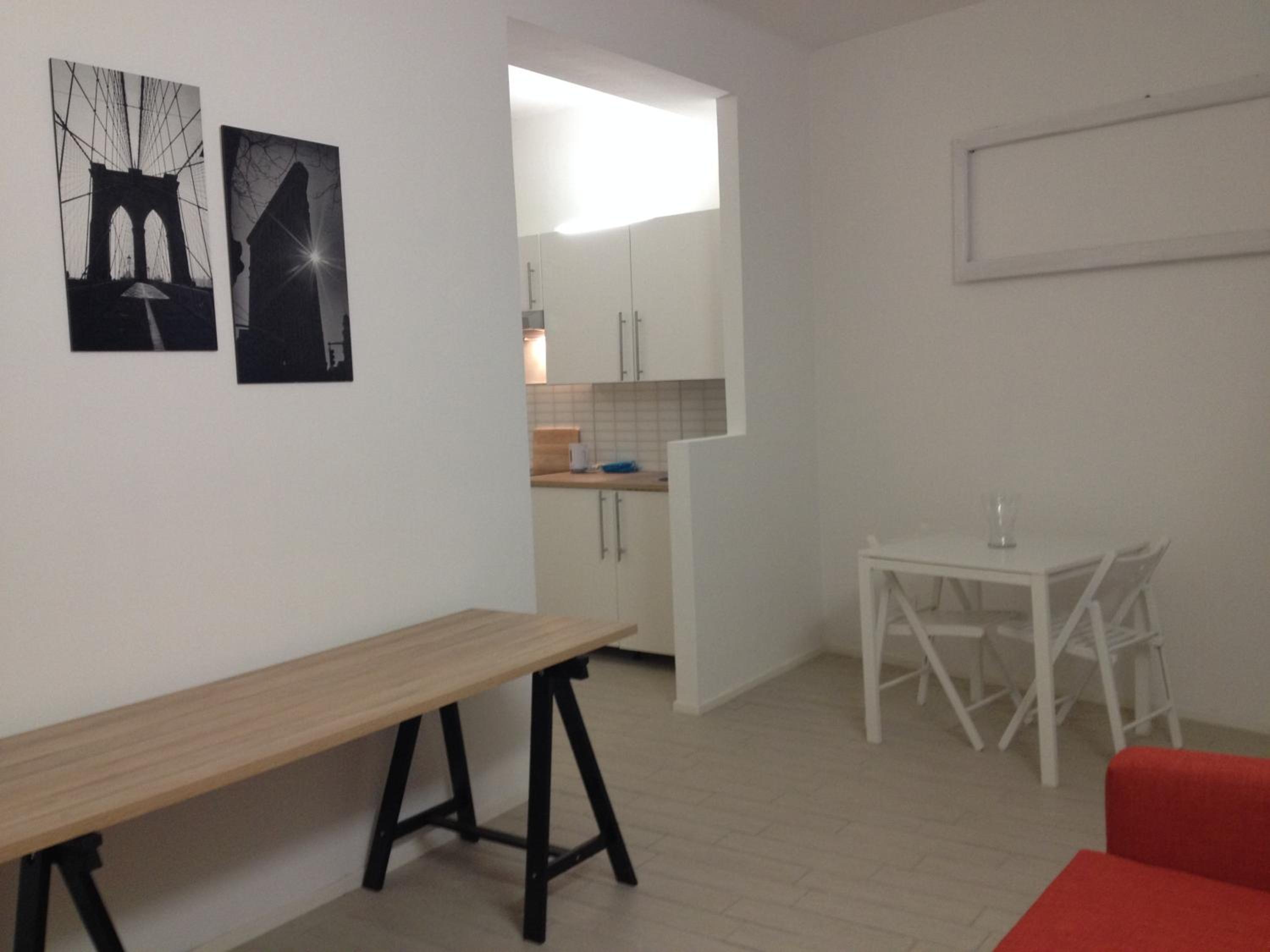 One-Bedroom Apartment photo 1