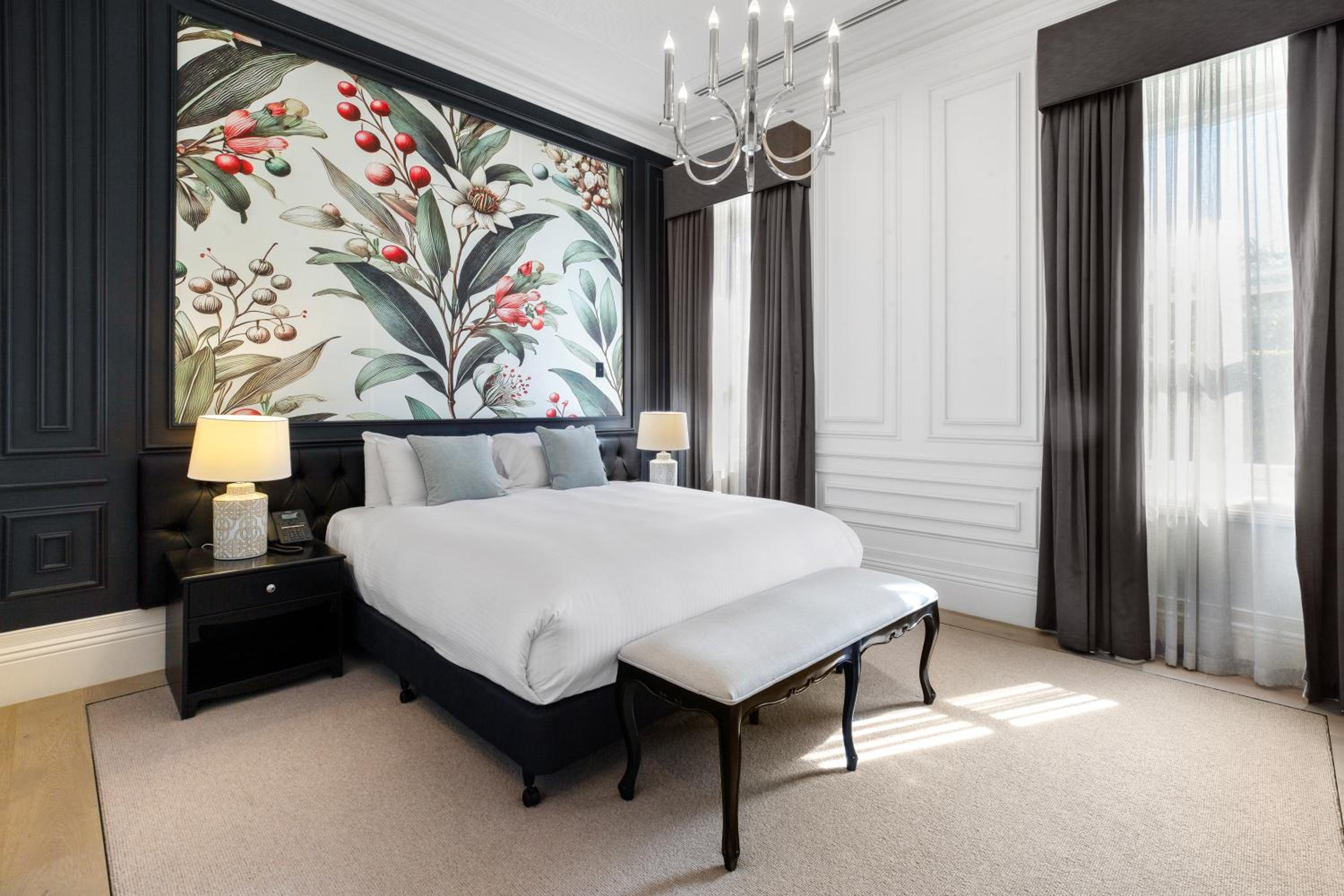 Deluxe King Suite