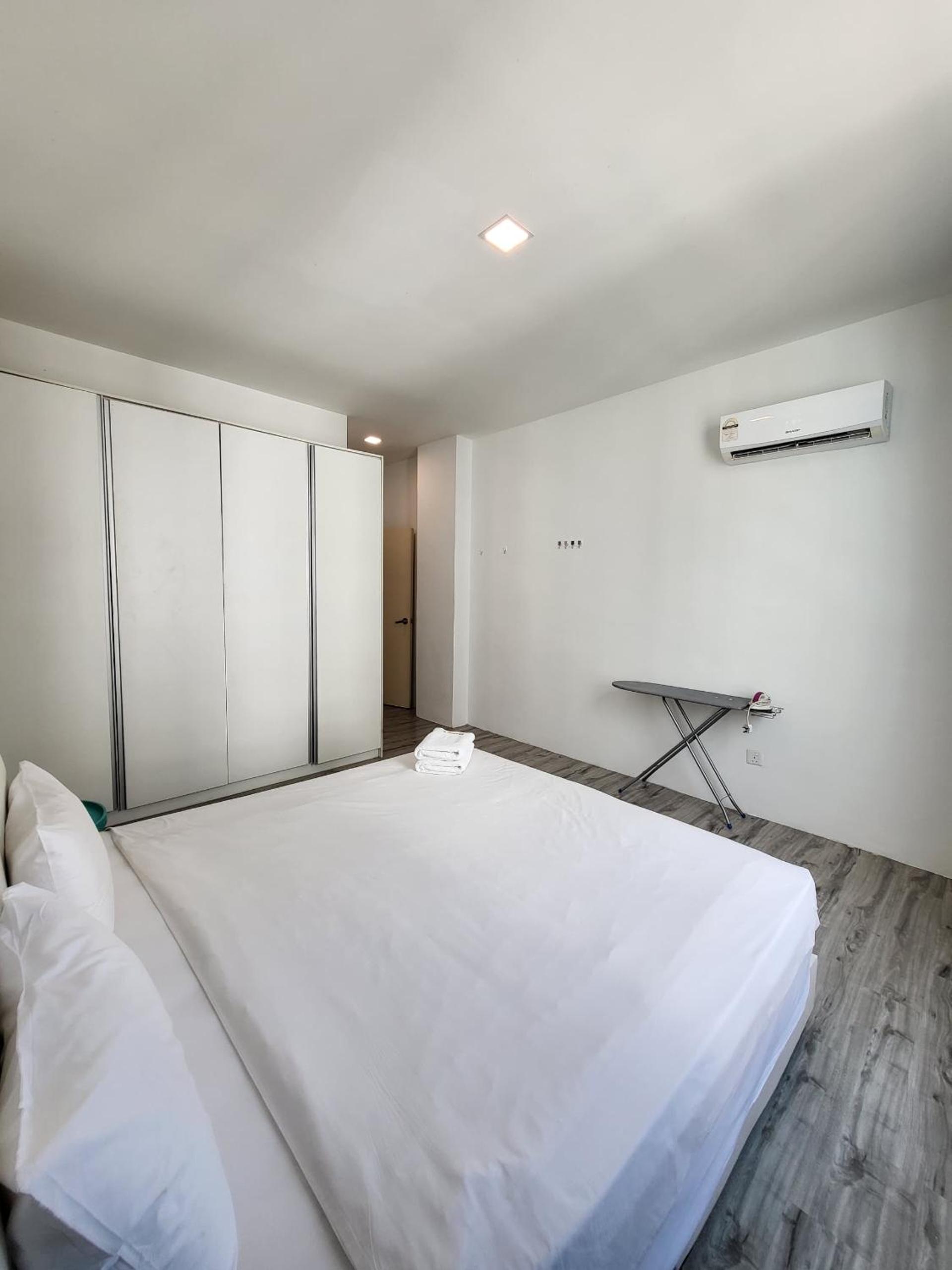 Two-Bedroom Apartment - Photo 18
