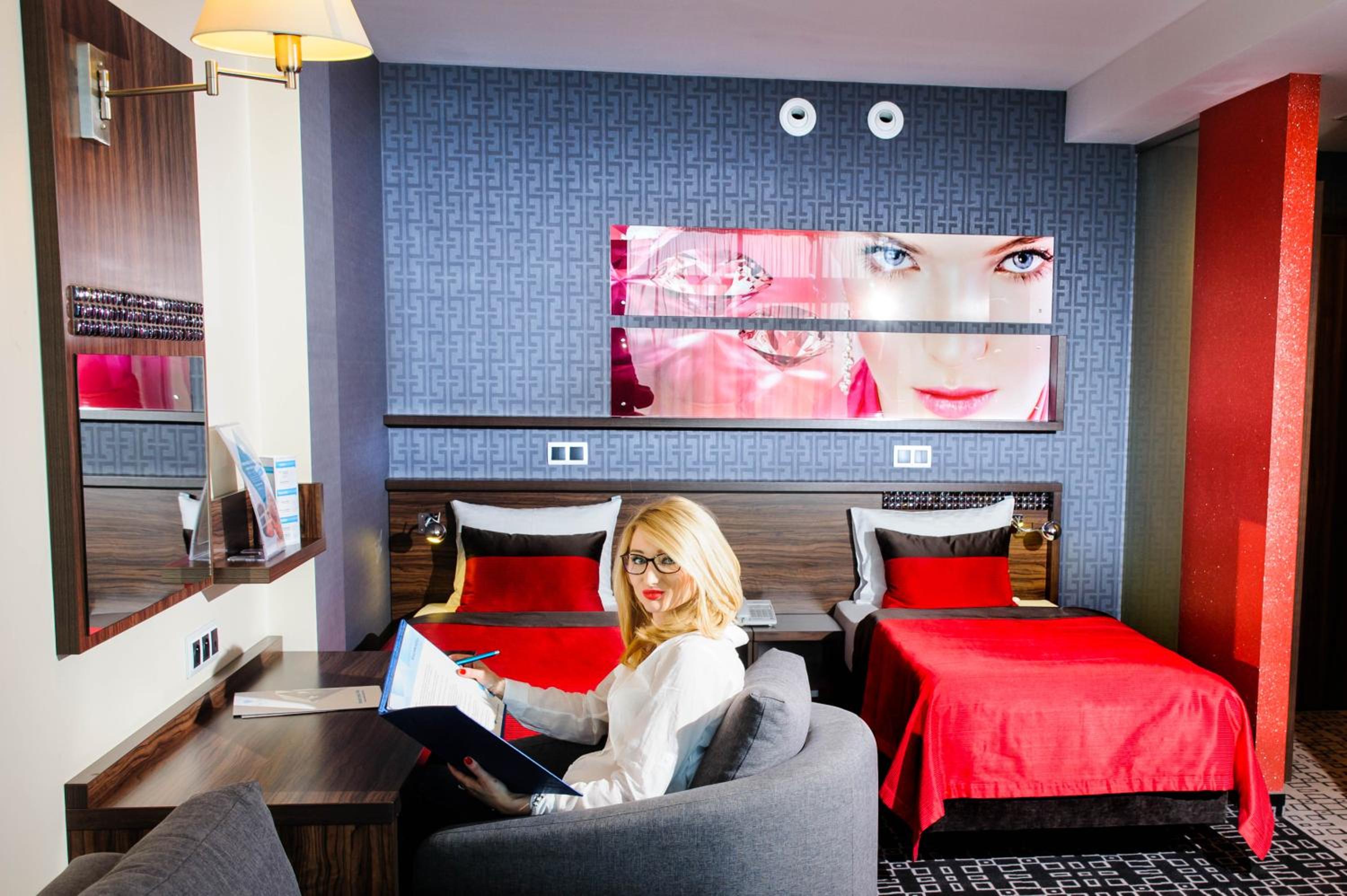 Premium Double or Twin Room - Photo 7