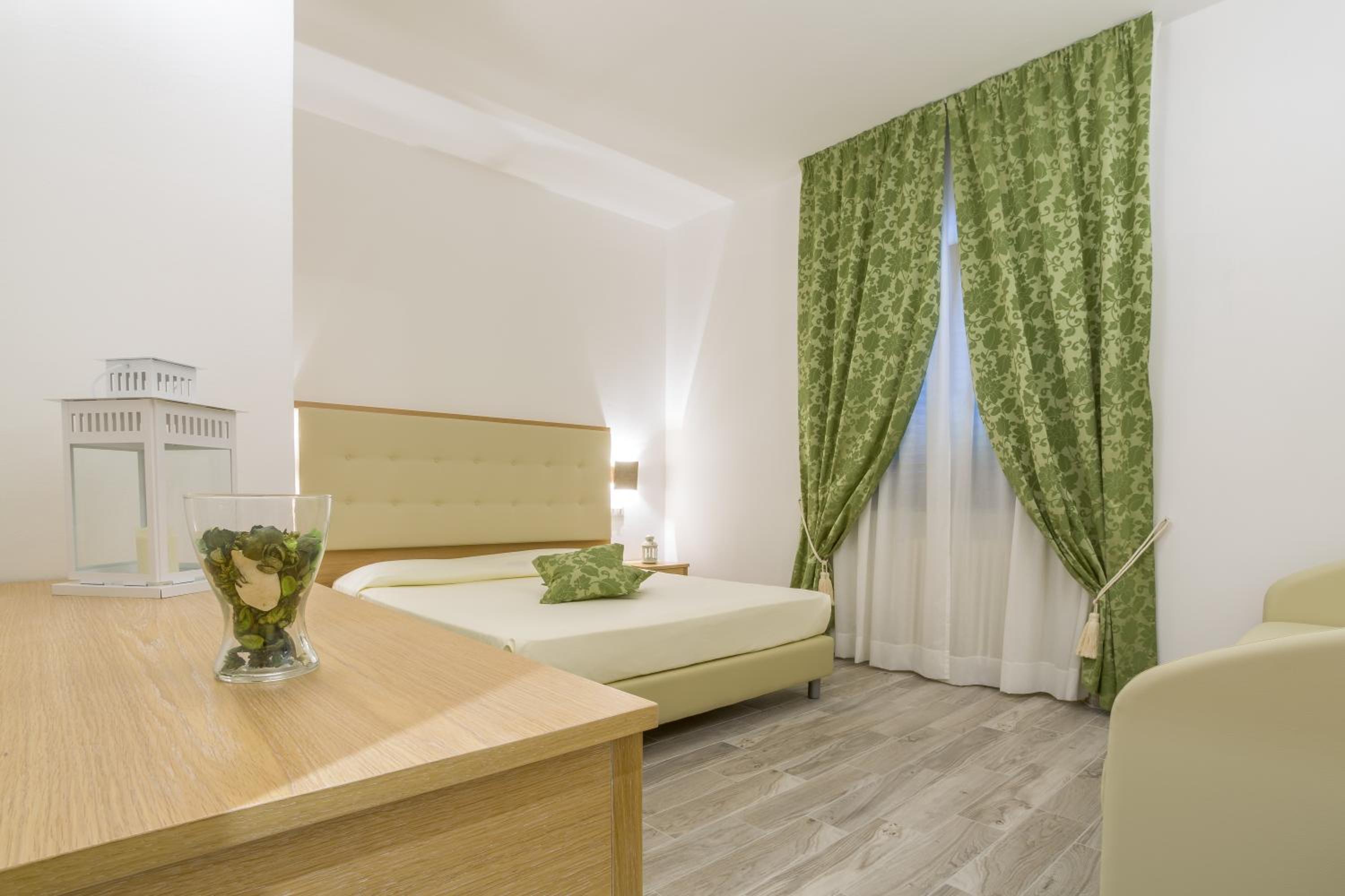 Superior Triple Room photo 3
