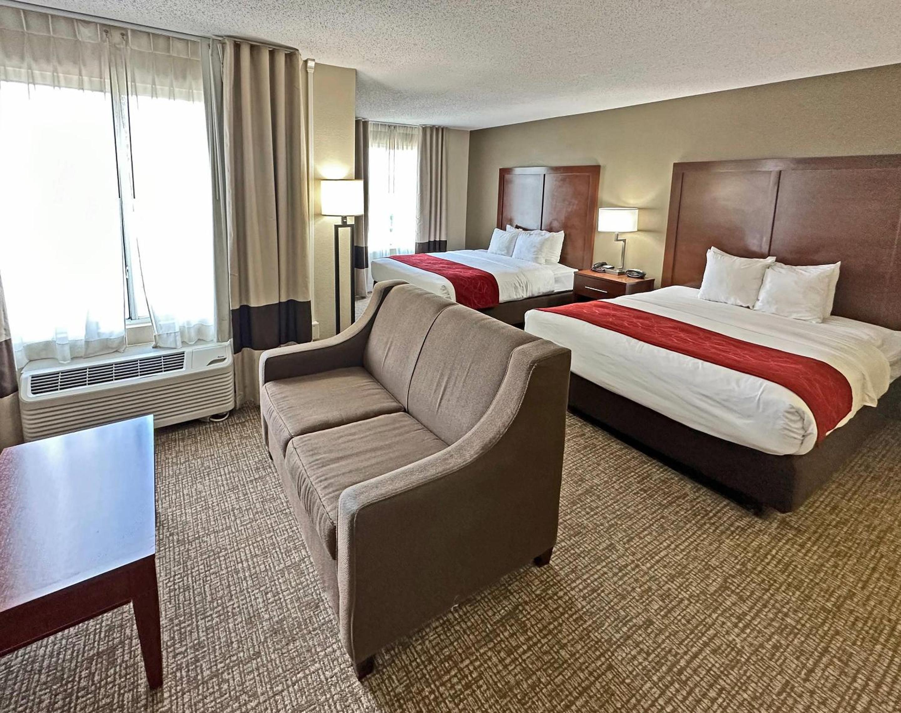 Studio Suite with Two Queen Beds - Photo 2