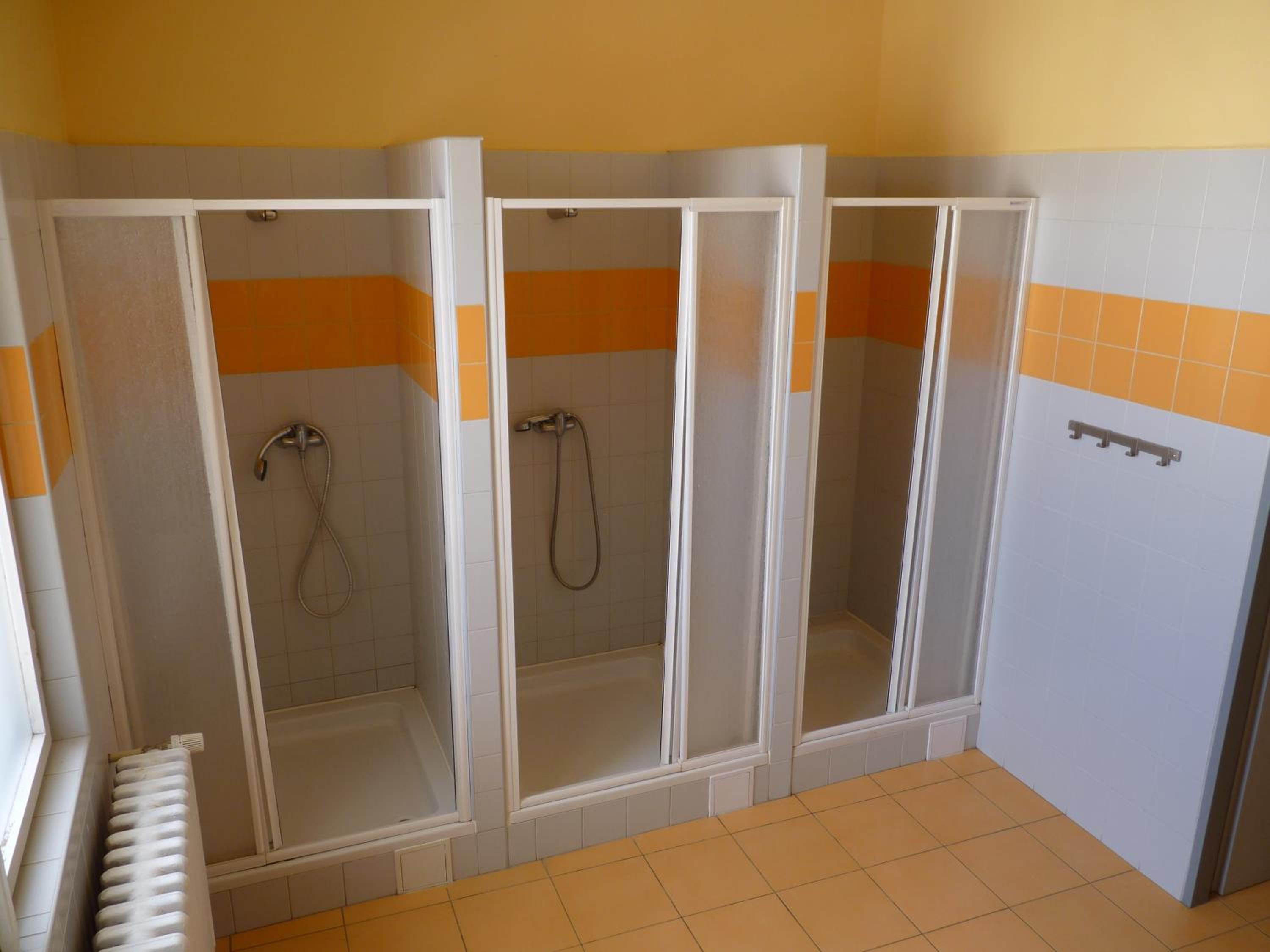 Quintuple Room with Shared Bathroom photo 2