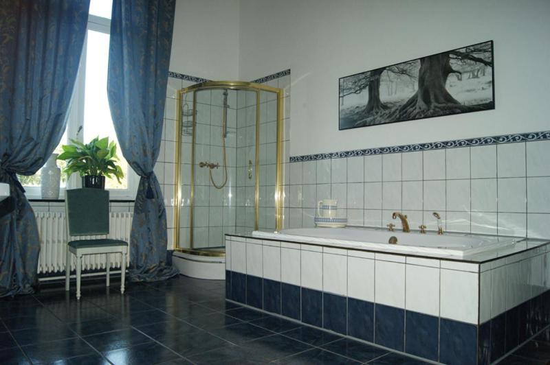 Two-Bedroom Suite photo 3