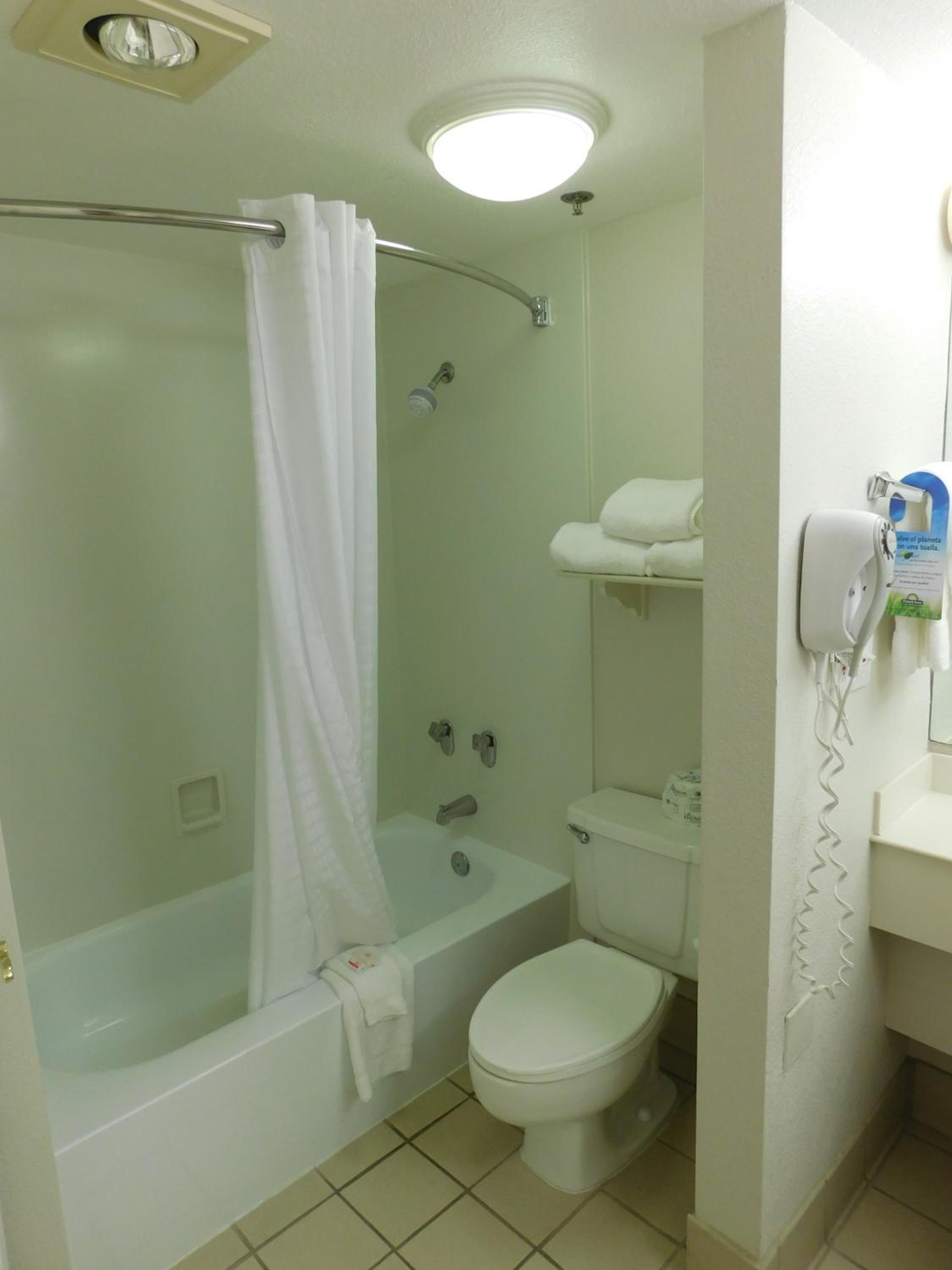 Deluxe Double Room - Disability Access/Non-Smoking - Photo 2