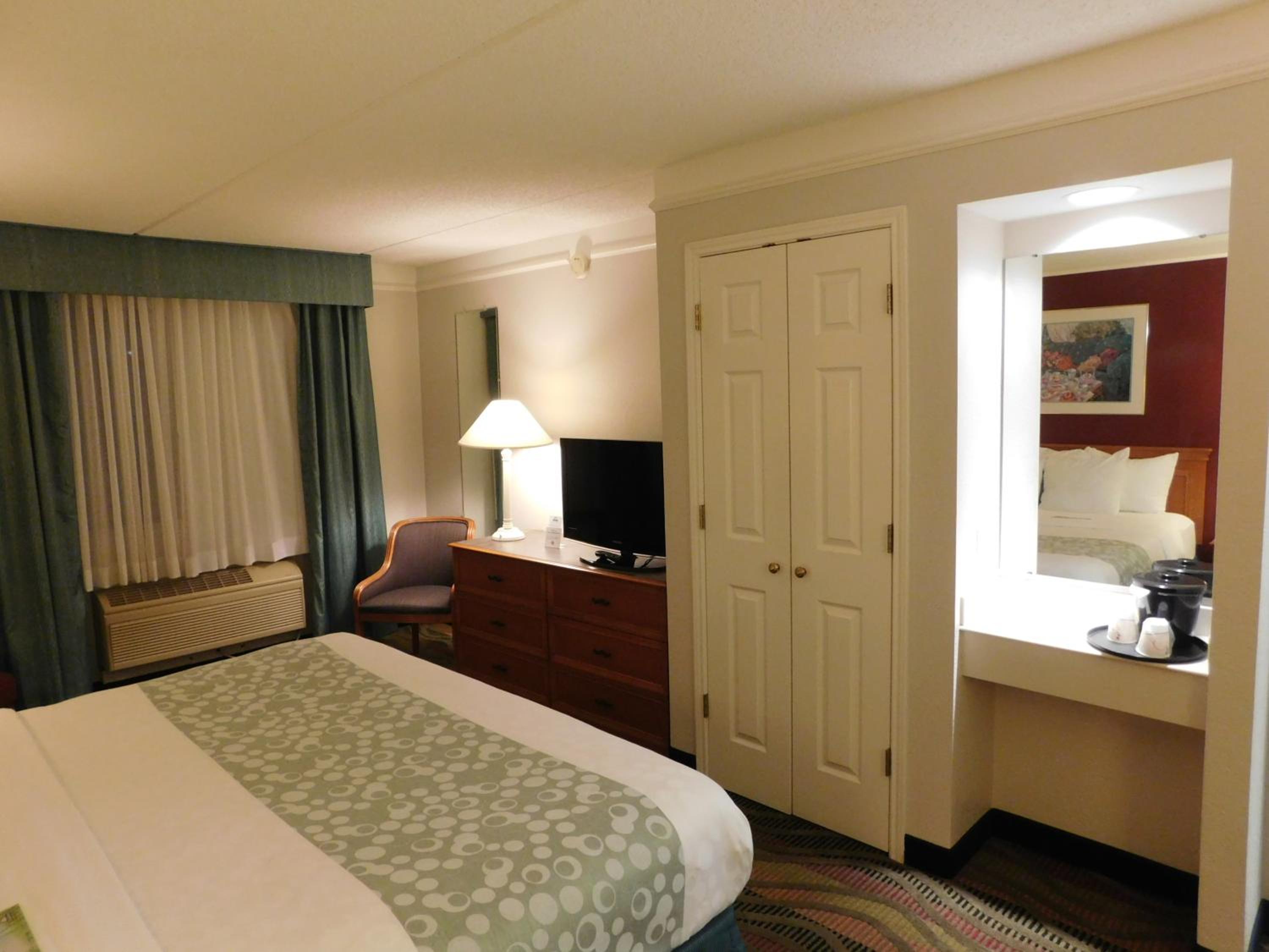King Room - Disability Access/Non-Smoking - Photo 4