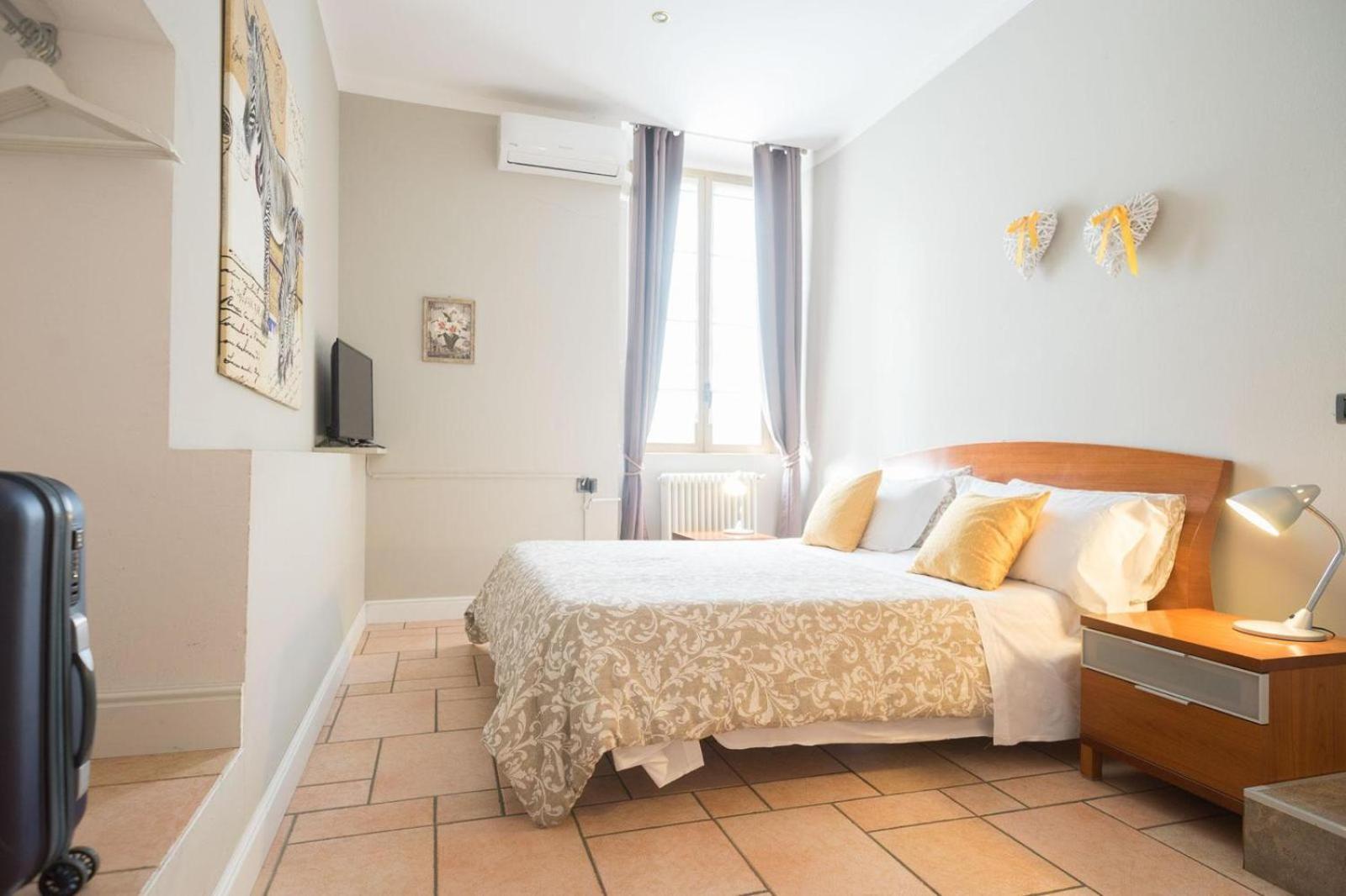 Large Double Room photo 1