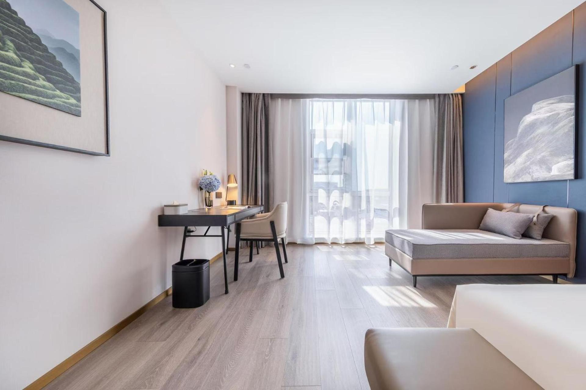 Premium King Room