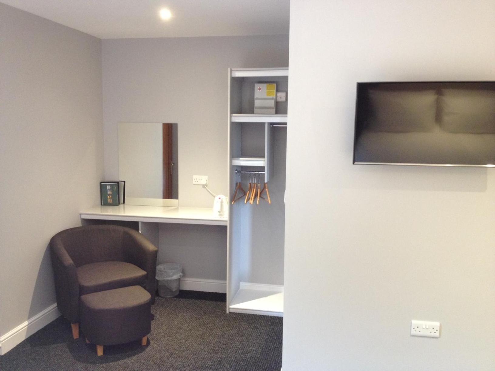 Double or Twin Room - Disability Access - Photo 5