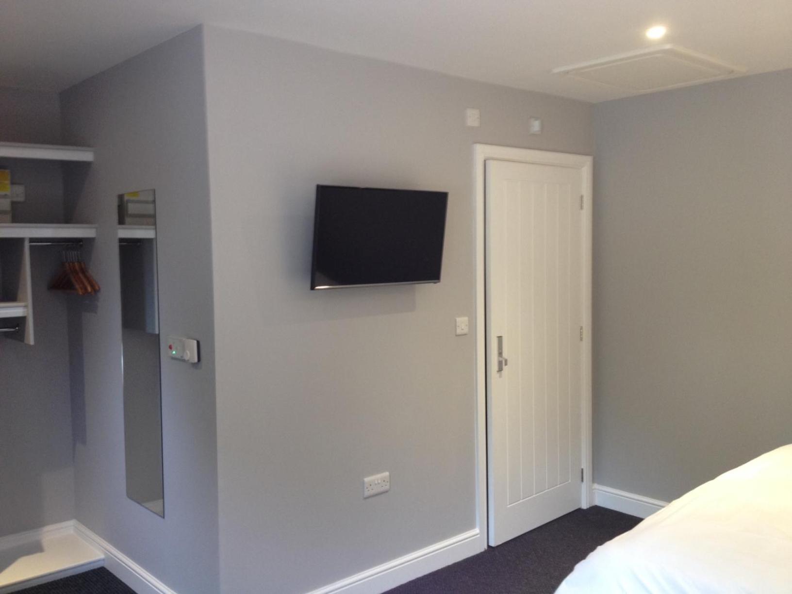 Double or Twin Room - Disability Access - Photo 6