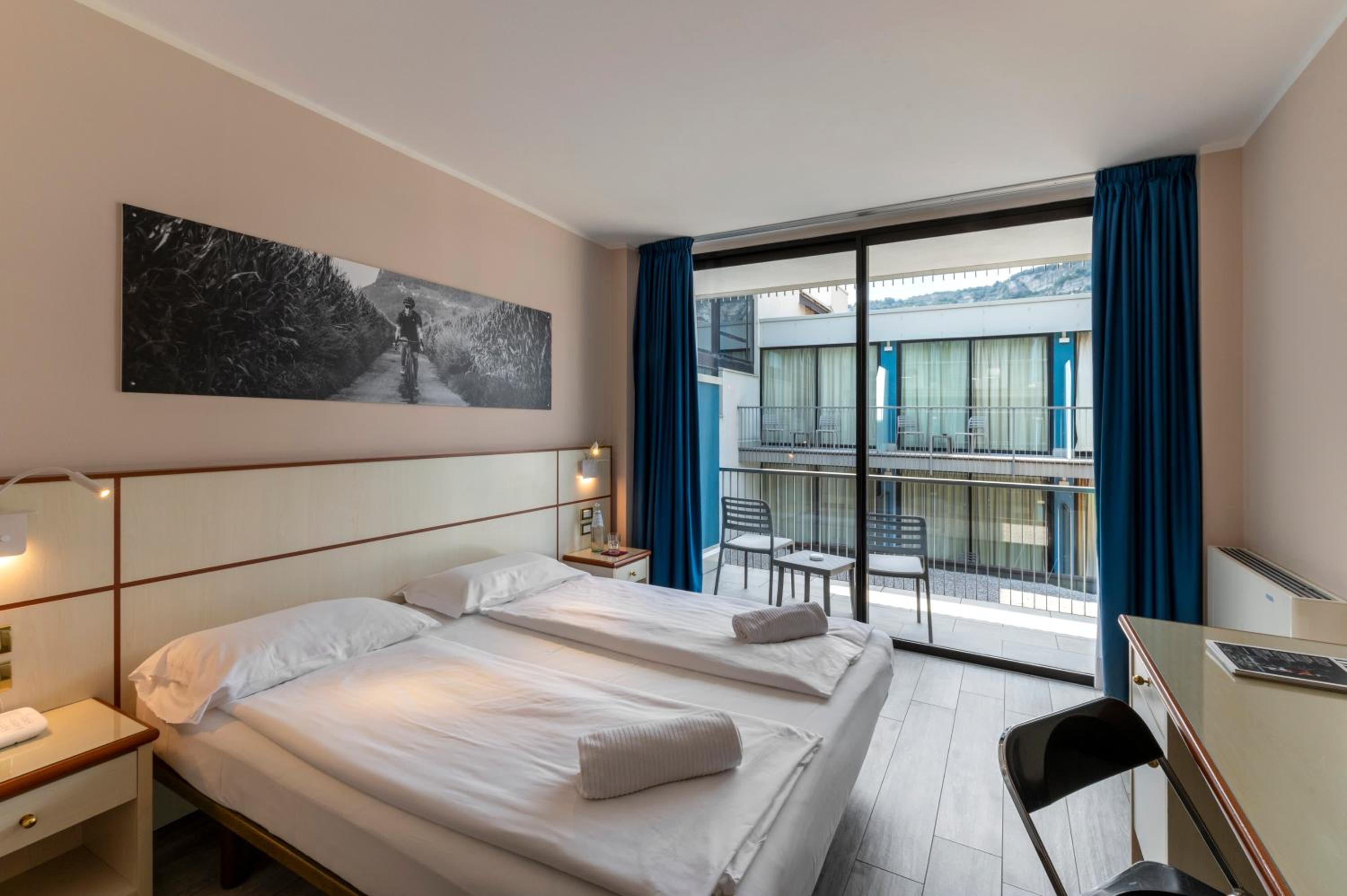 Economy Double or Twin Room with Balcony - Photo 3