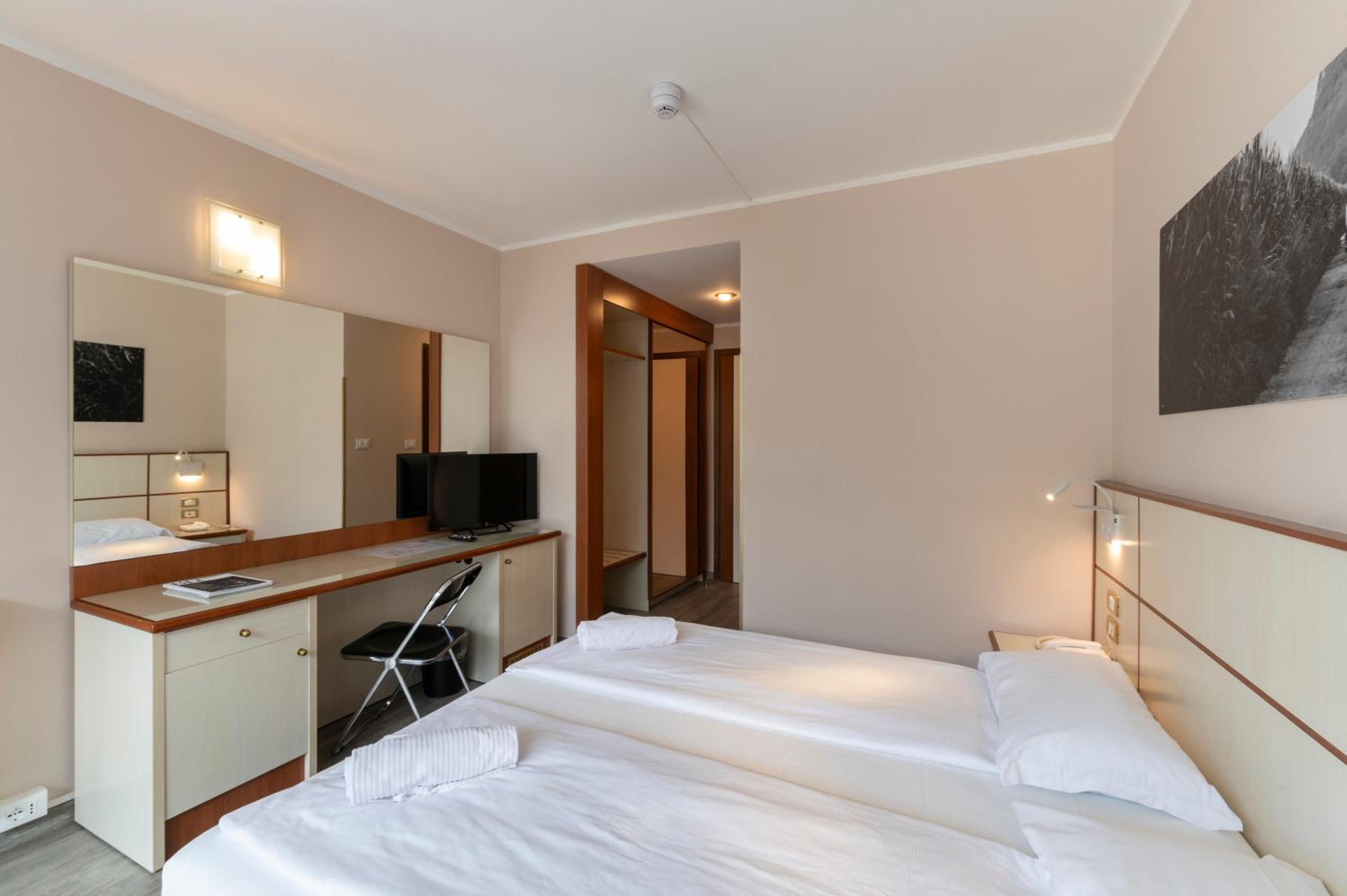 Economy Double or Twin Room with Balcony - Photo 1