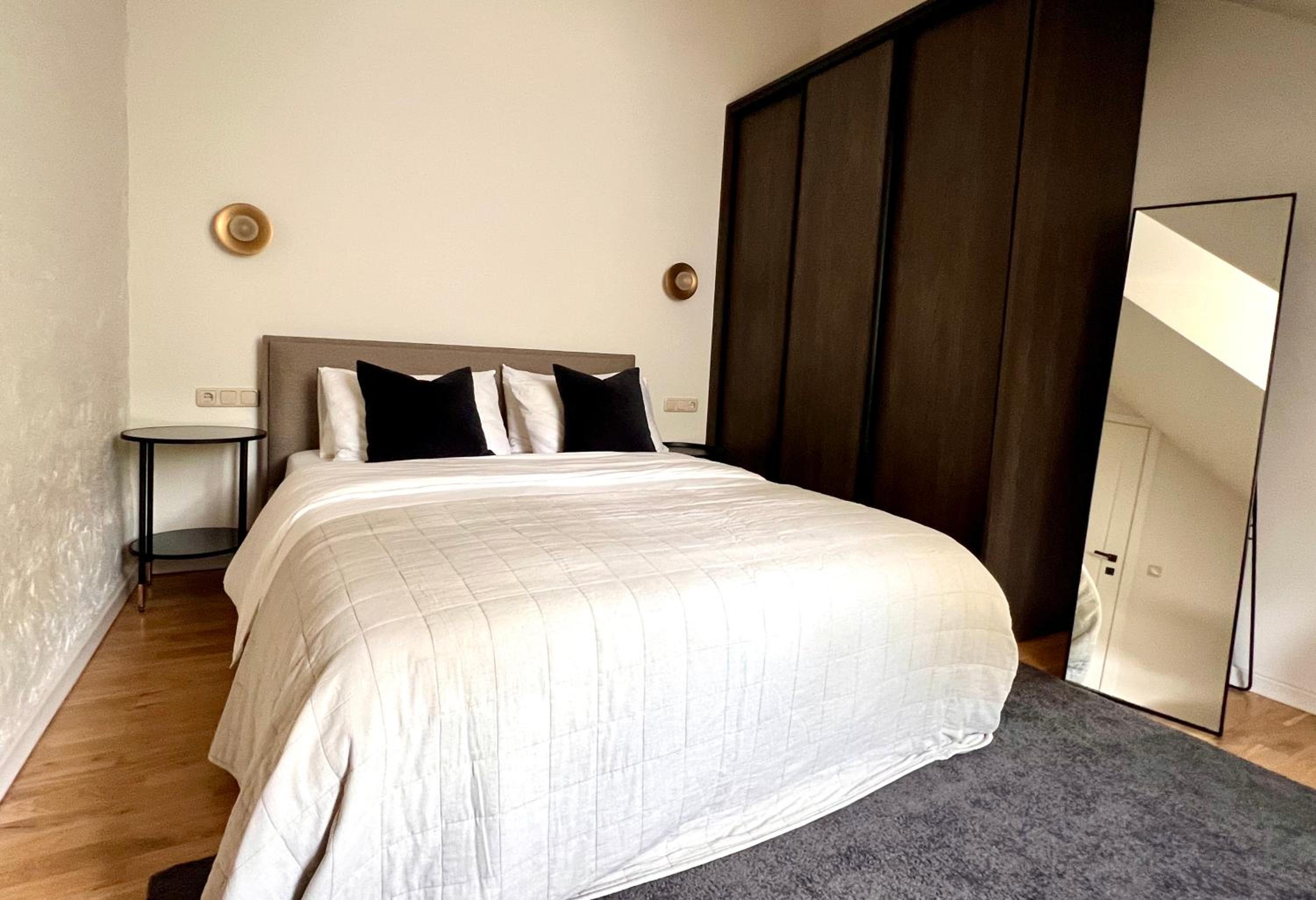 Two-Bedroom Apartment with View photo 3