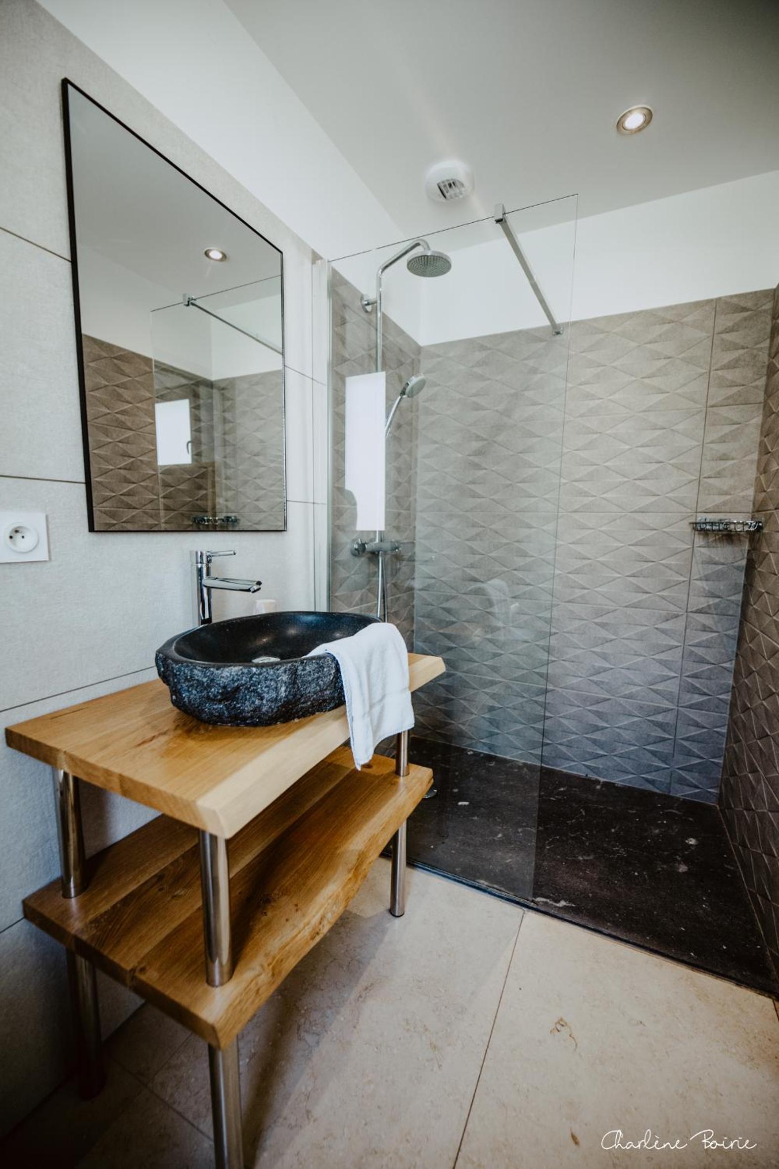 Studio Apartment - Photo 3