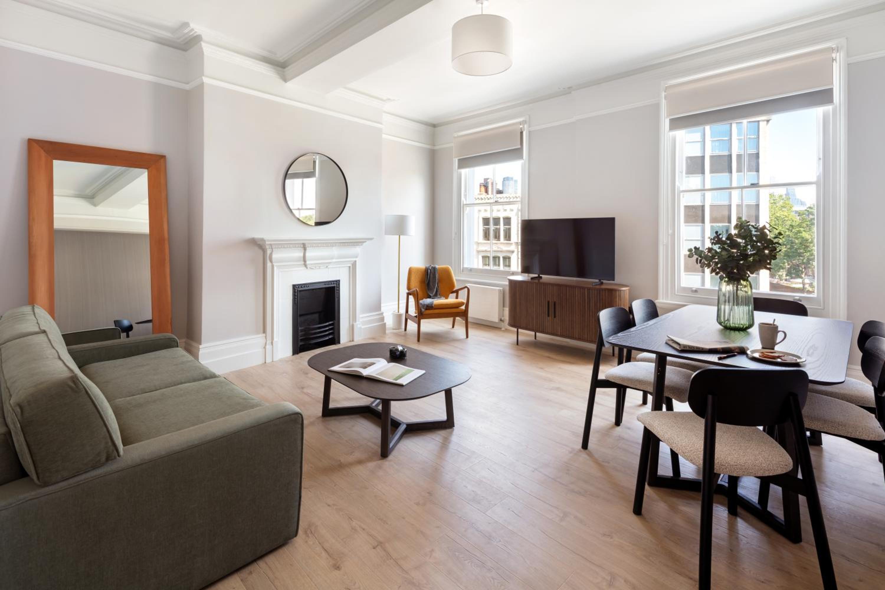 Three-Bedroom Deluxe Apartment