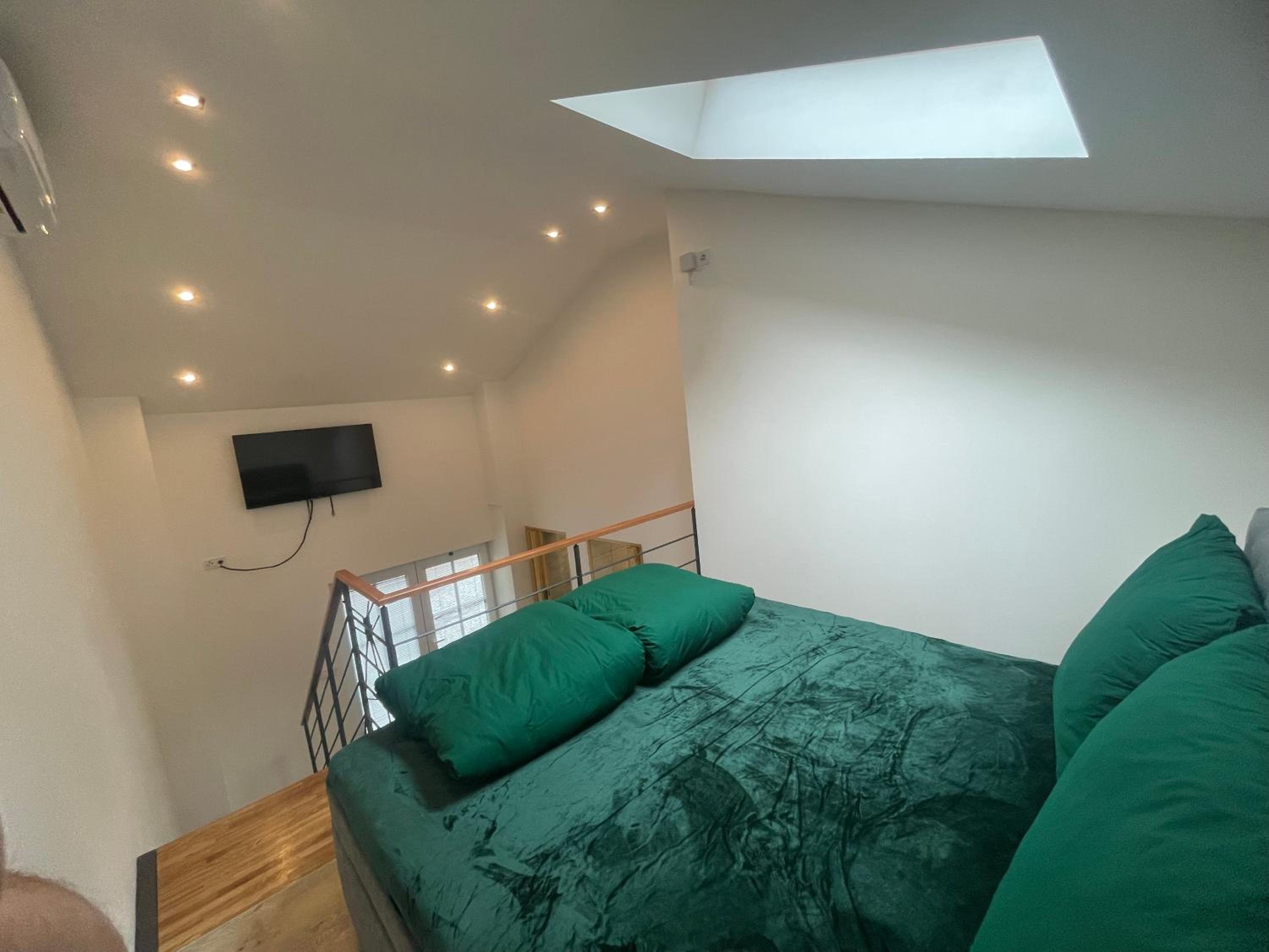 Deluxe King Room photo 2